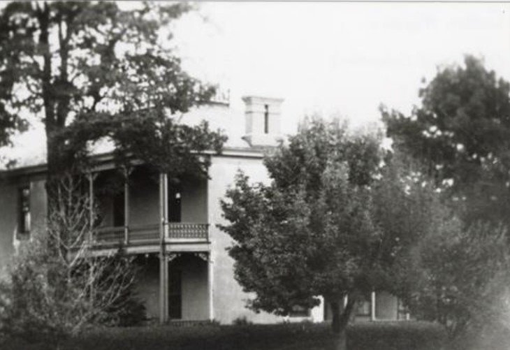 Black and white photo of Cutler Mansion. Date unknown.