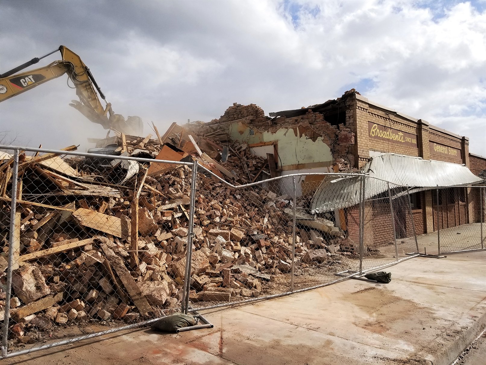 Broadbents-demolition-3-by-Nicole-Kunze.jpg