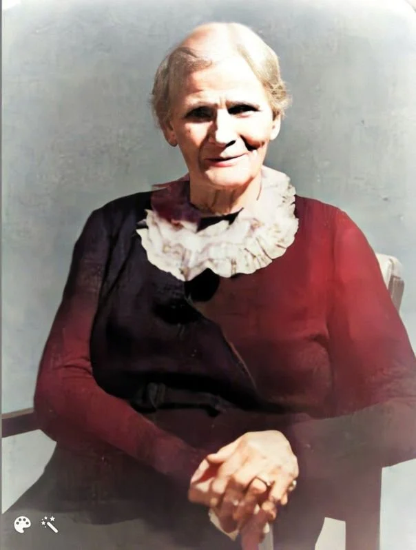 Sarah O1.jpg