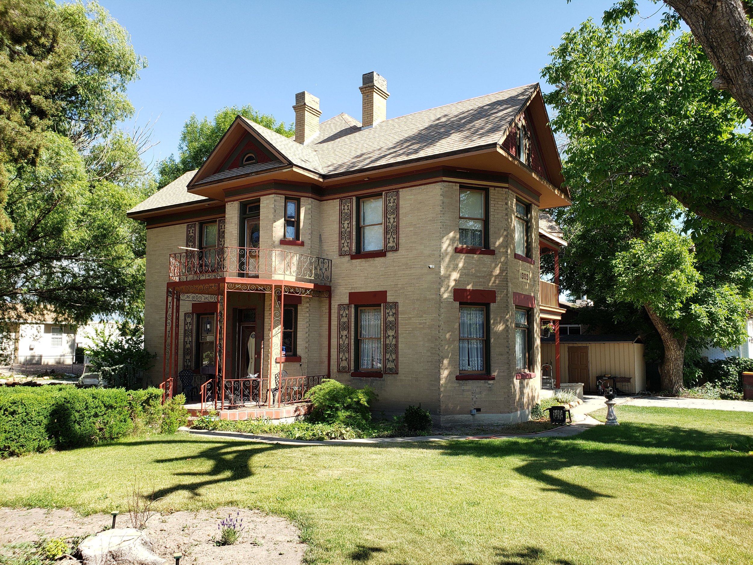 LA-Modern Knudsen.jpg