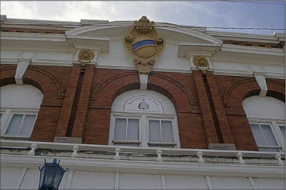 The Colonial House in 1993. The ZCMI plaque harkens back to the building and Lehi’s  complicated commercial past. National Parks Service
