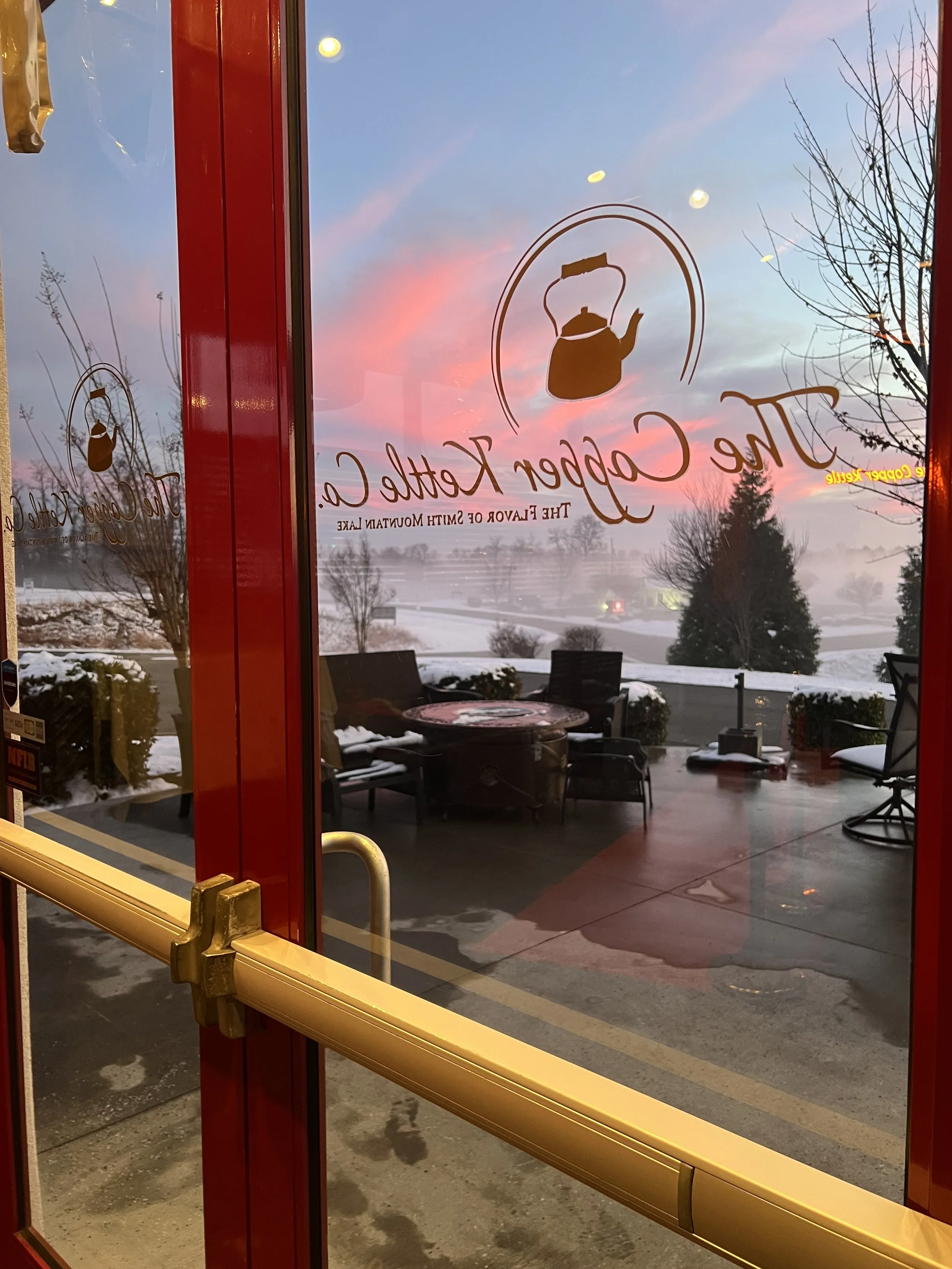 Enjoy the warmth and hospitality only The Copper Kettle offers as the best dining experience at Smith Mountain Lake in Moneta Virginia