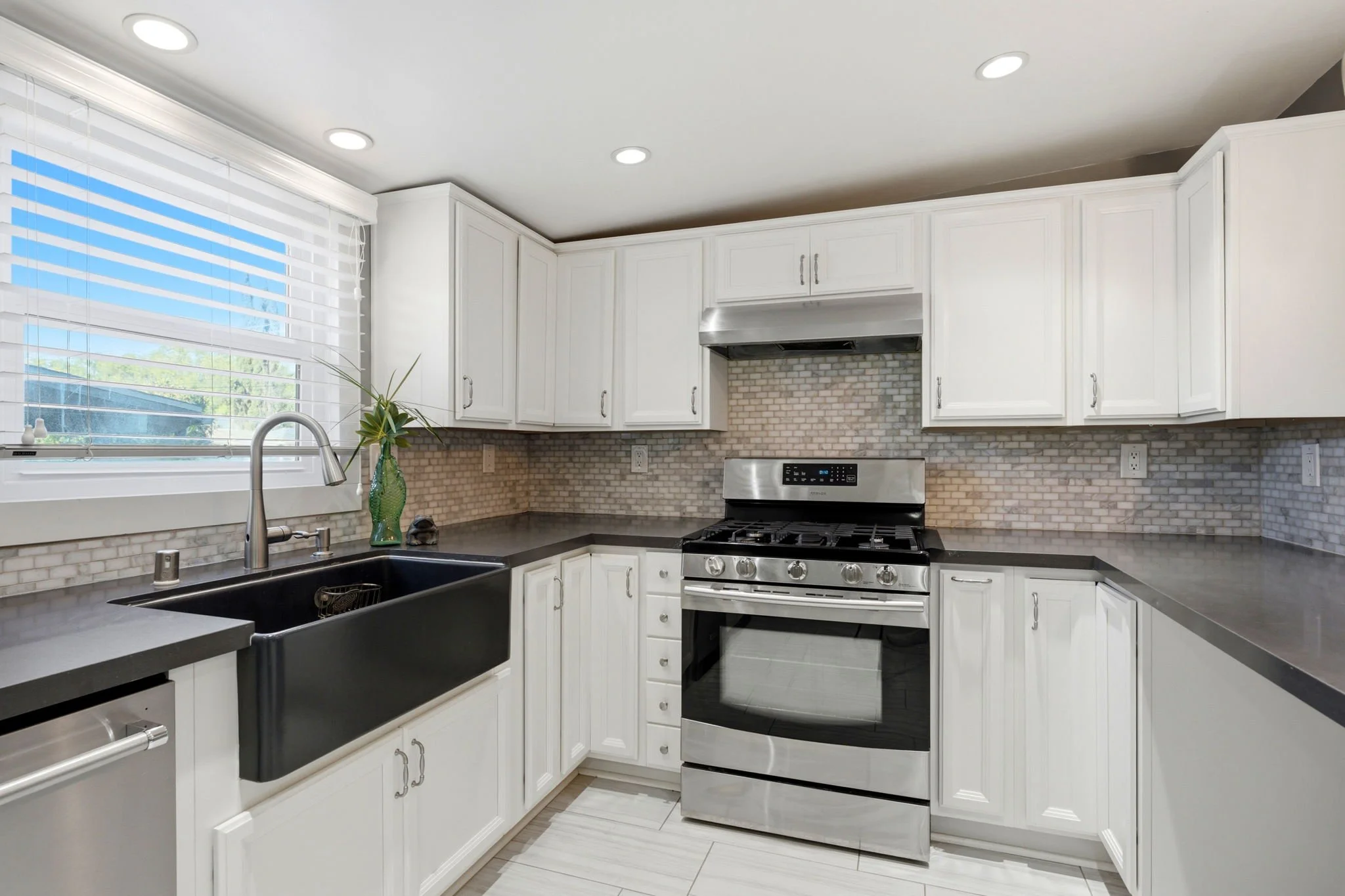 16-web-or-mls-3364_Cedar_St_Riverside_CA_92501_027.jpg