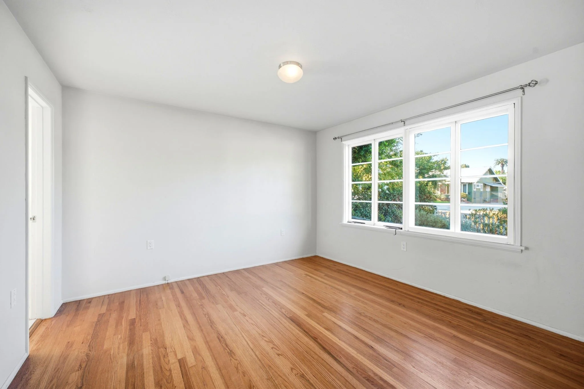 30-web-or-mls-4434_Tenth_St_Riverside_CA_92501_001 (2) (2).jpg