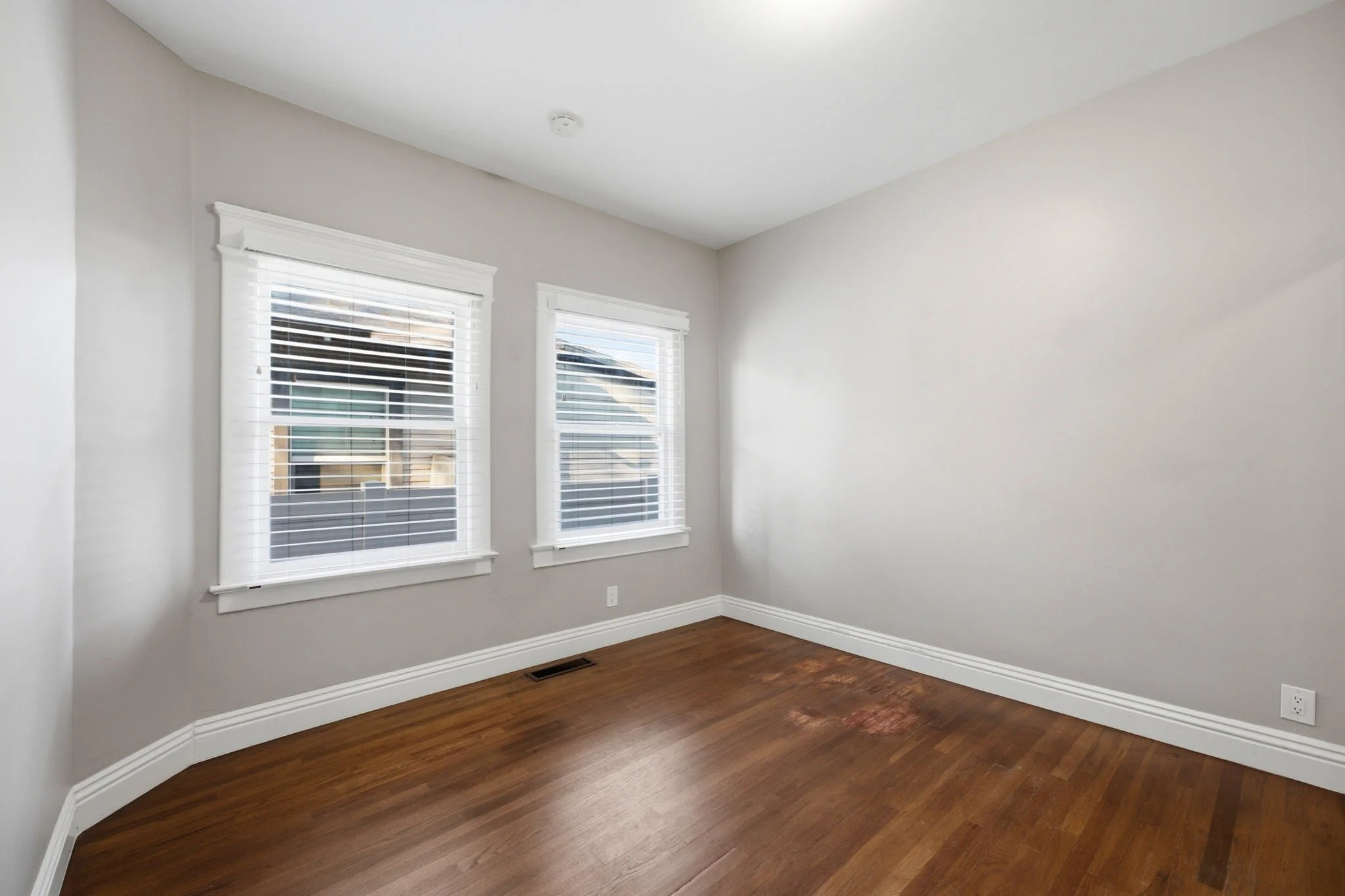 24-web-or-mls-3364_Cedar_St_Riverside_CA_92501_035.jpg