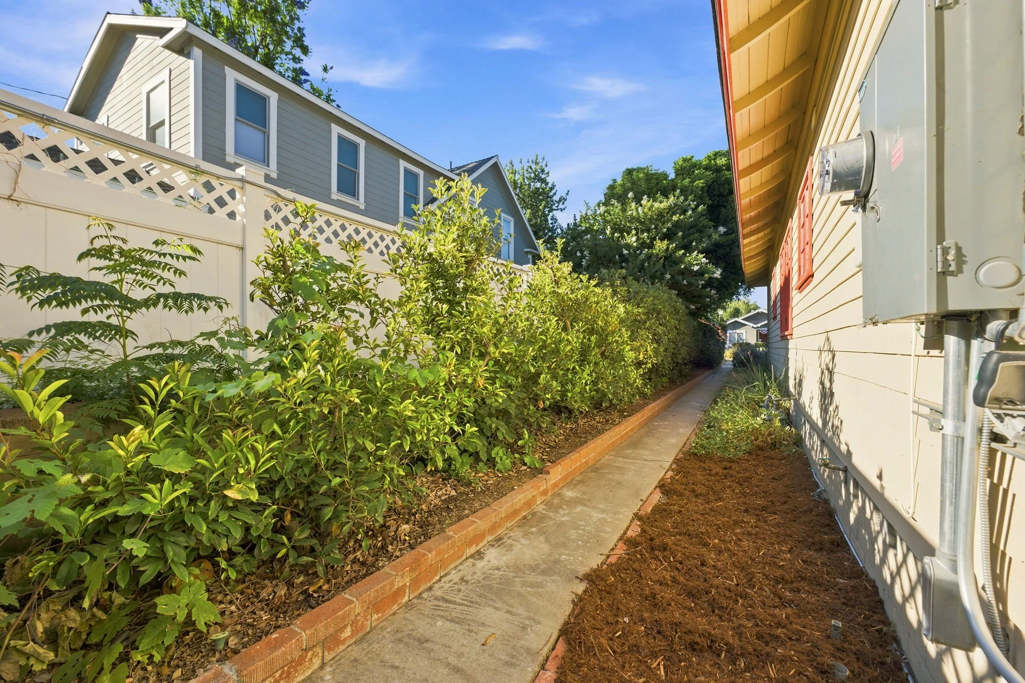 60-web-or-mls-4434_Tenth_St_Riverside_CA_92501_001 (4).jpg