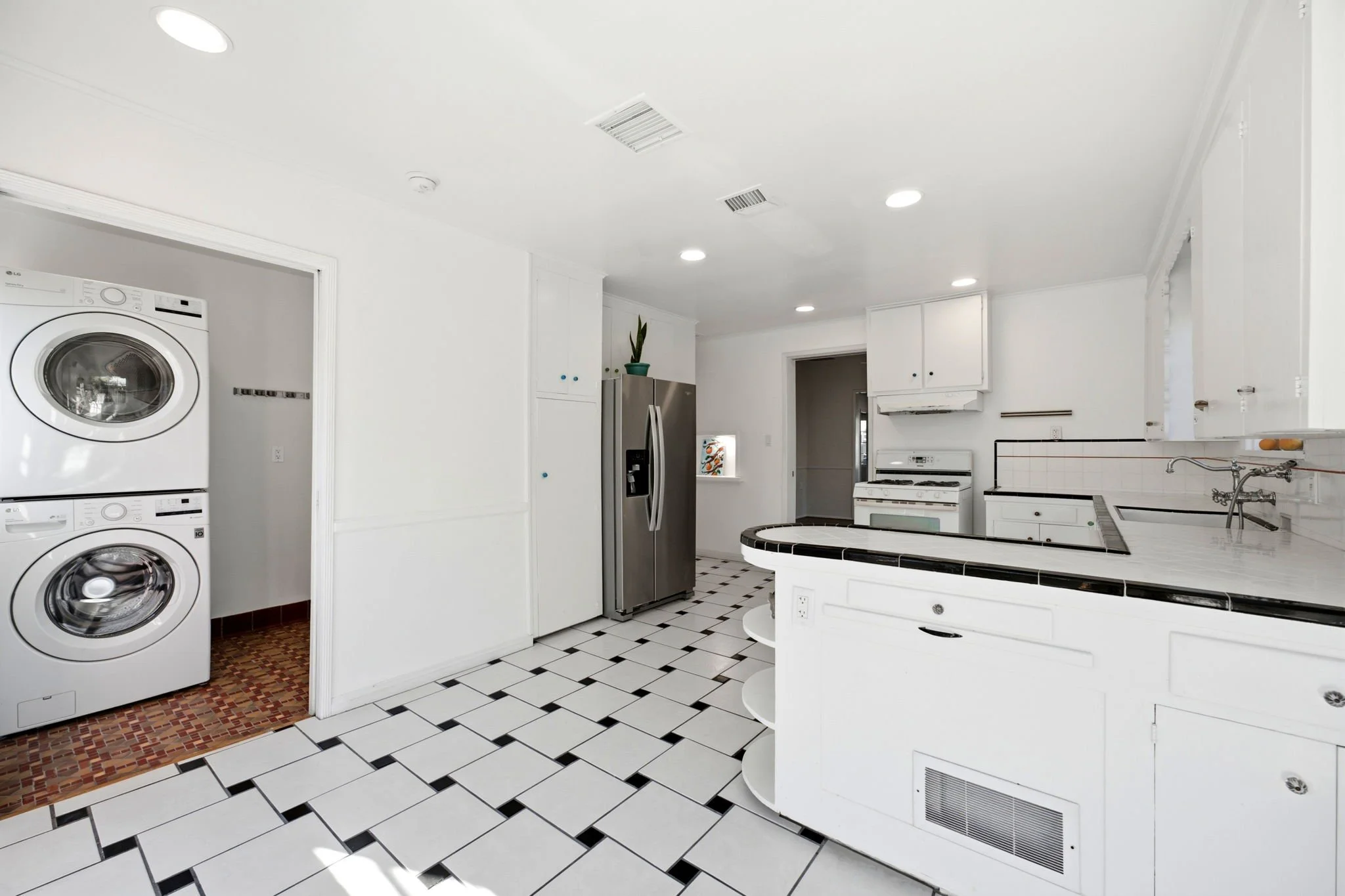 23-web-or-mls-4434_Tenth_St_Riverside_CA_92501_055.jpg