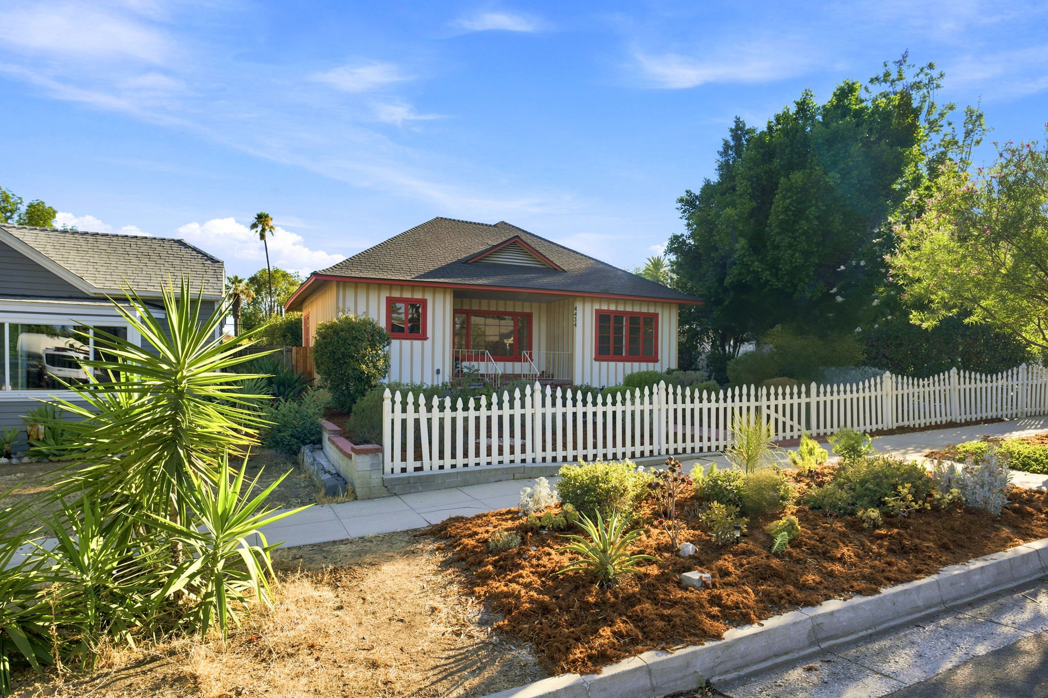 3-web-or-mls-4434_Tenth_St_Riverside_CA_92501_006.jpg