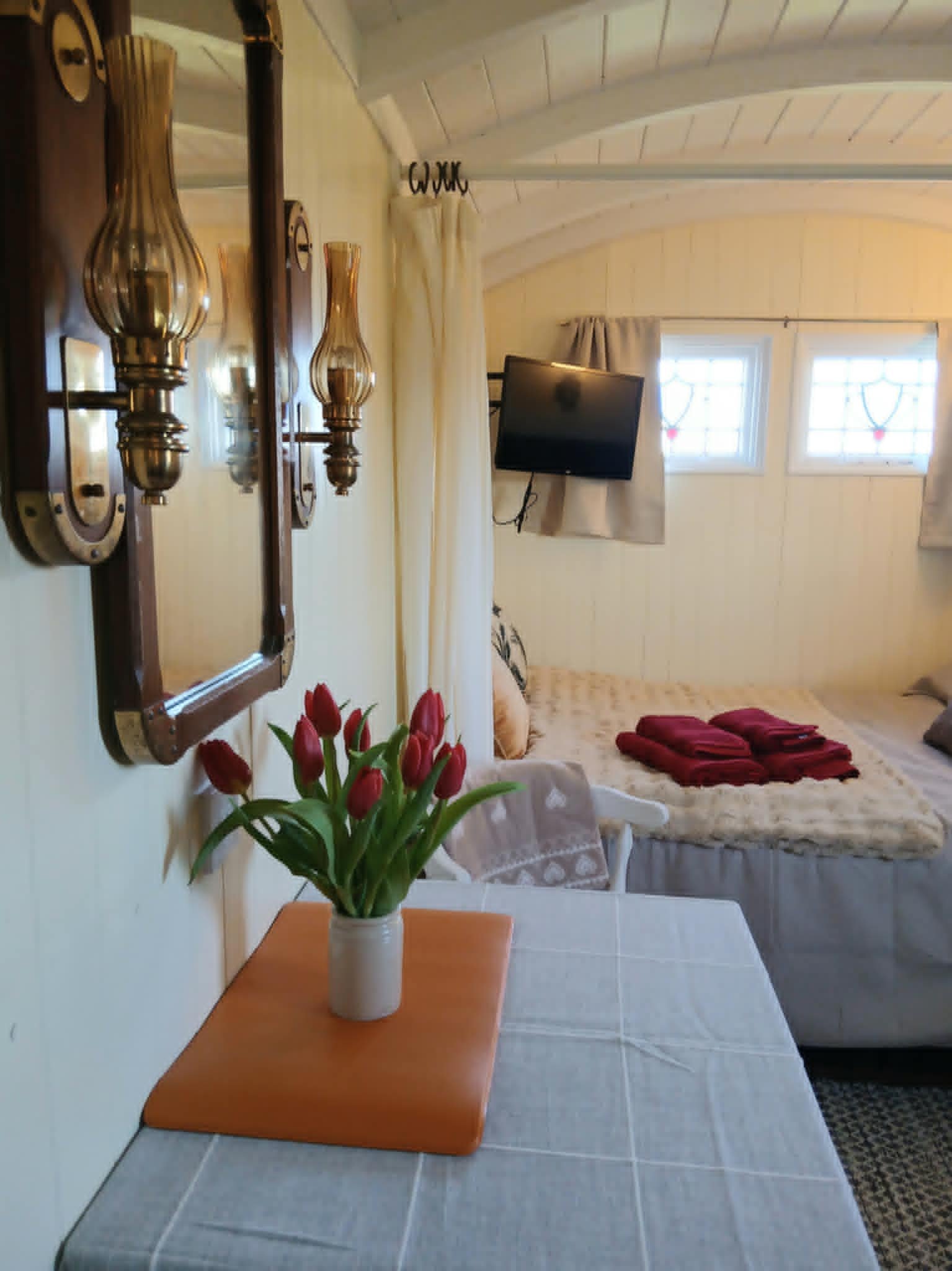 Galahad Bed 2.jpg
