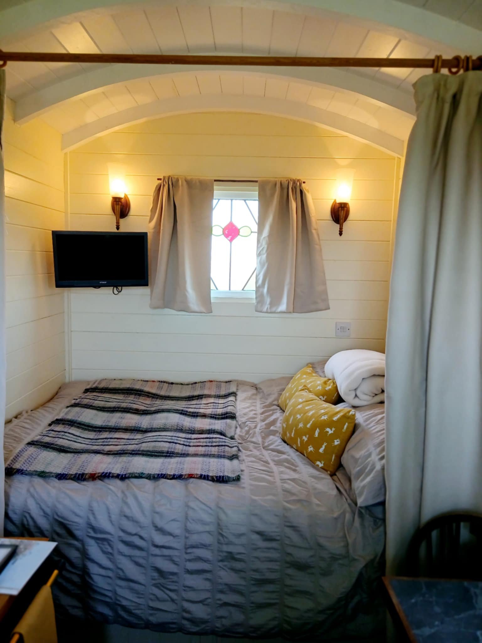 Halcyon Bed 4.jpg