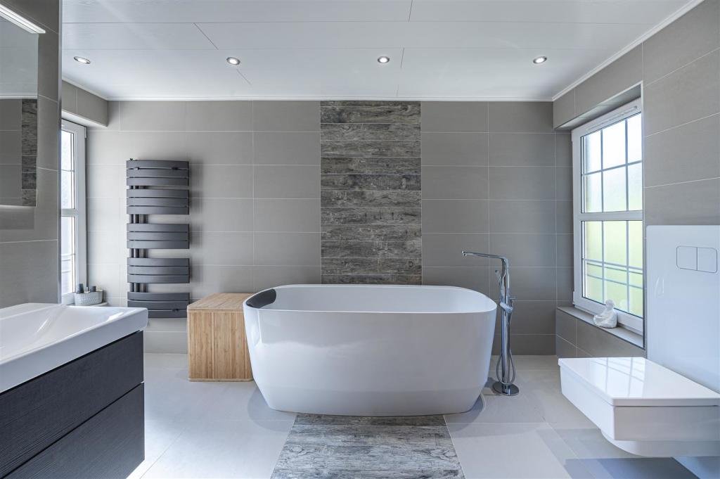 EDWARDS ENSUITE 1.jpeg