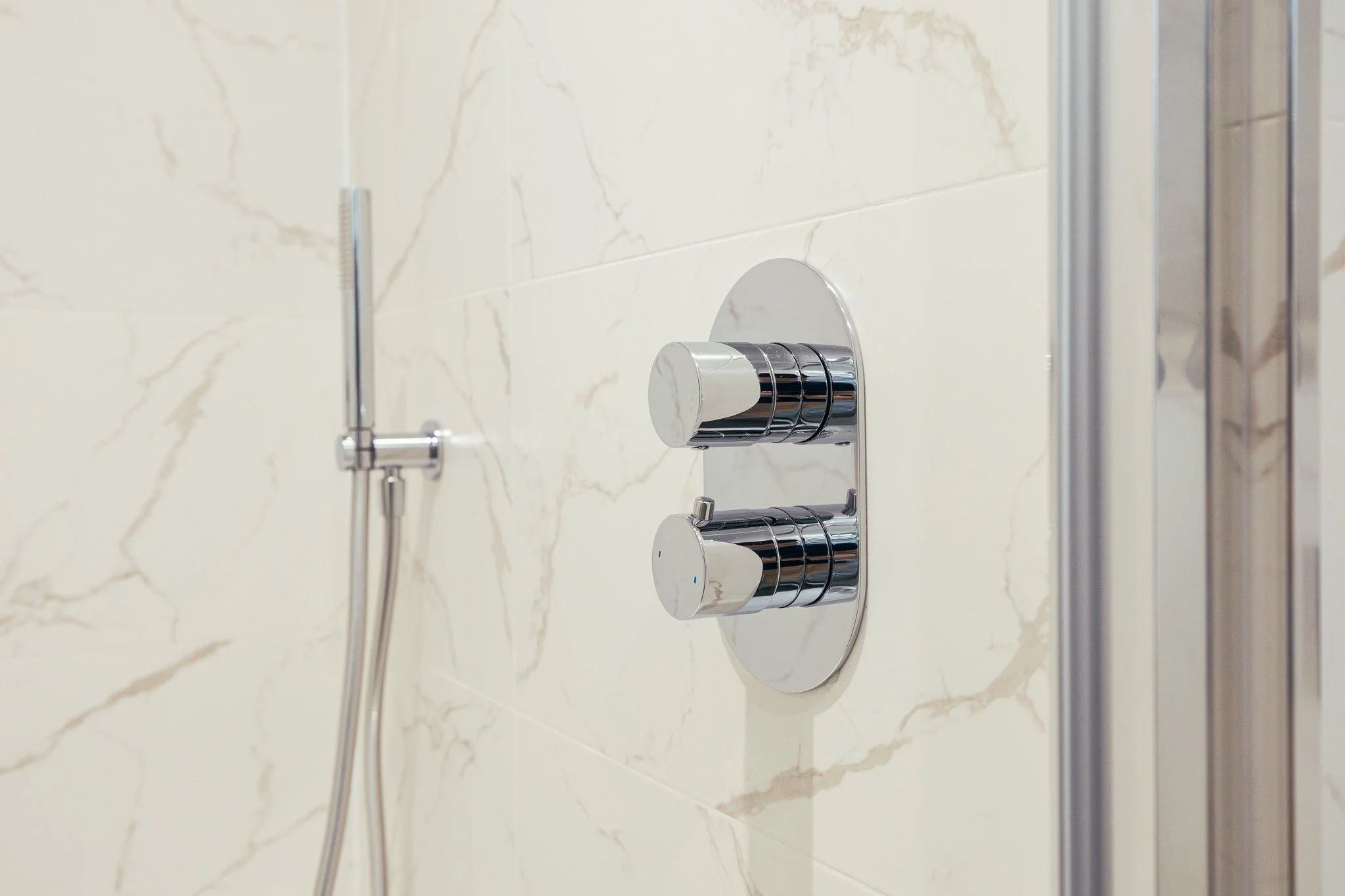 Vizzini-Napier-Bathroom2-007.jpg