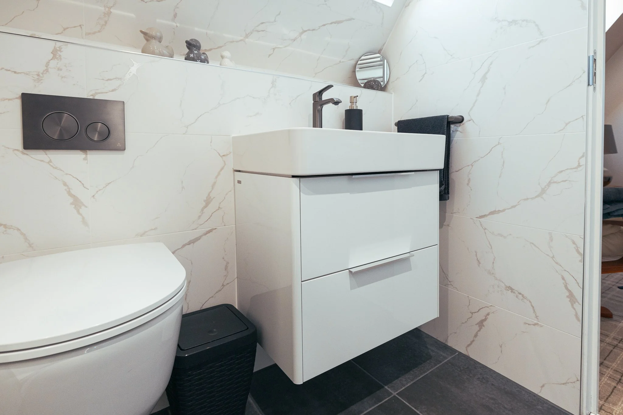 Vizzini-Napier-Bathroom2-003.jpg