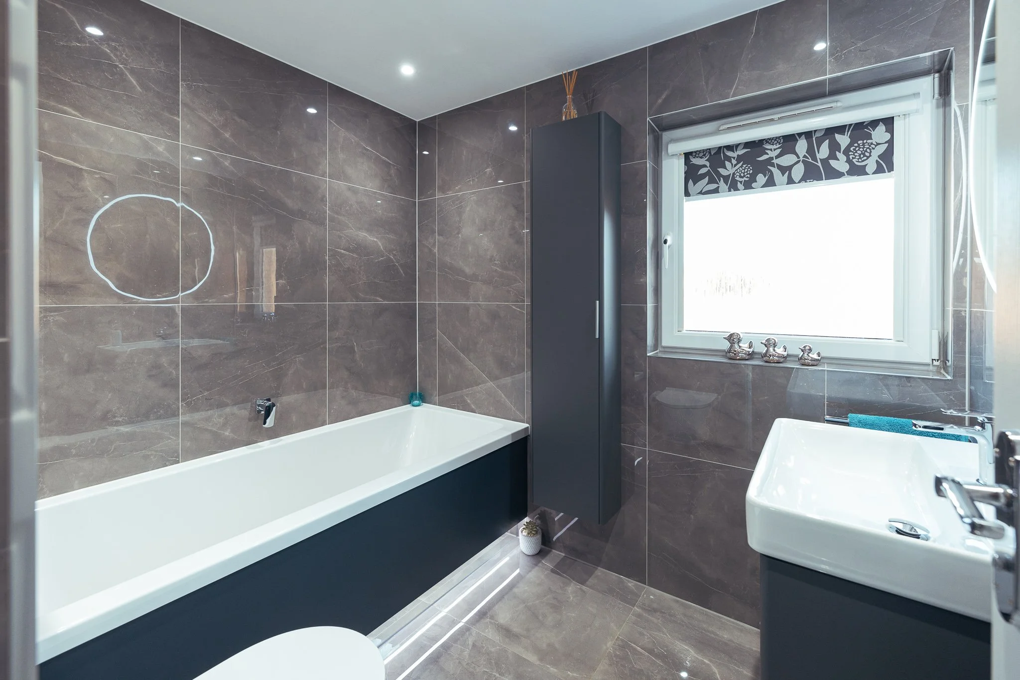 Vizzini-Napier-Bathroom1-001.jpg