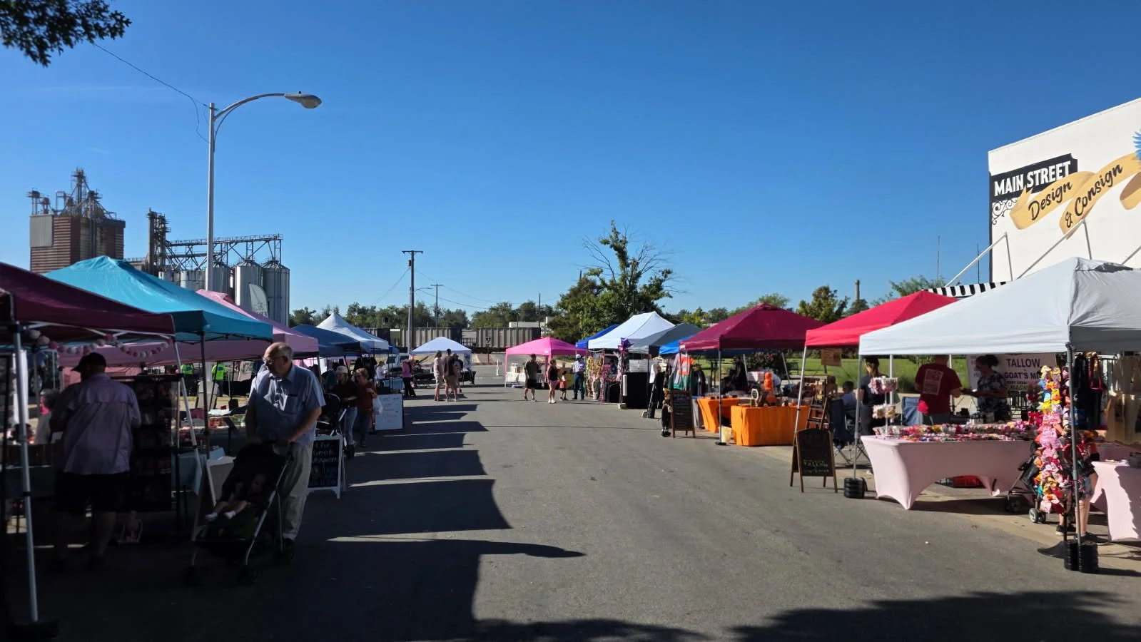 Main street Outdoor Market Temple