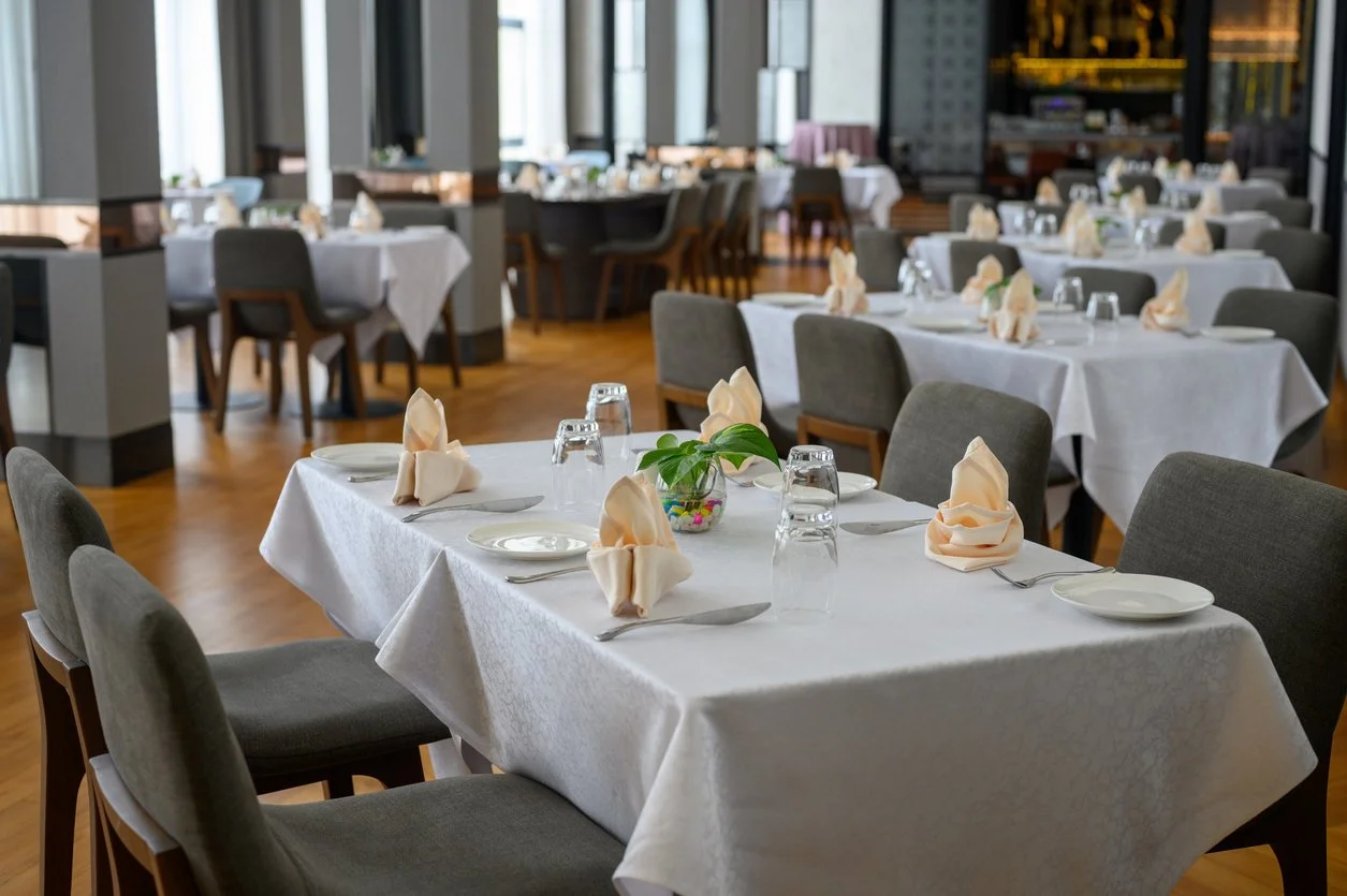 From Pool Season to Conference Season: Preparing Hotel Linens for the Fall Demand Shift