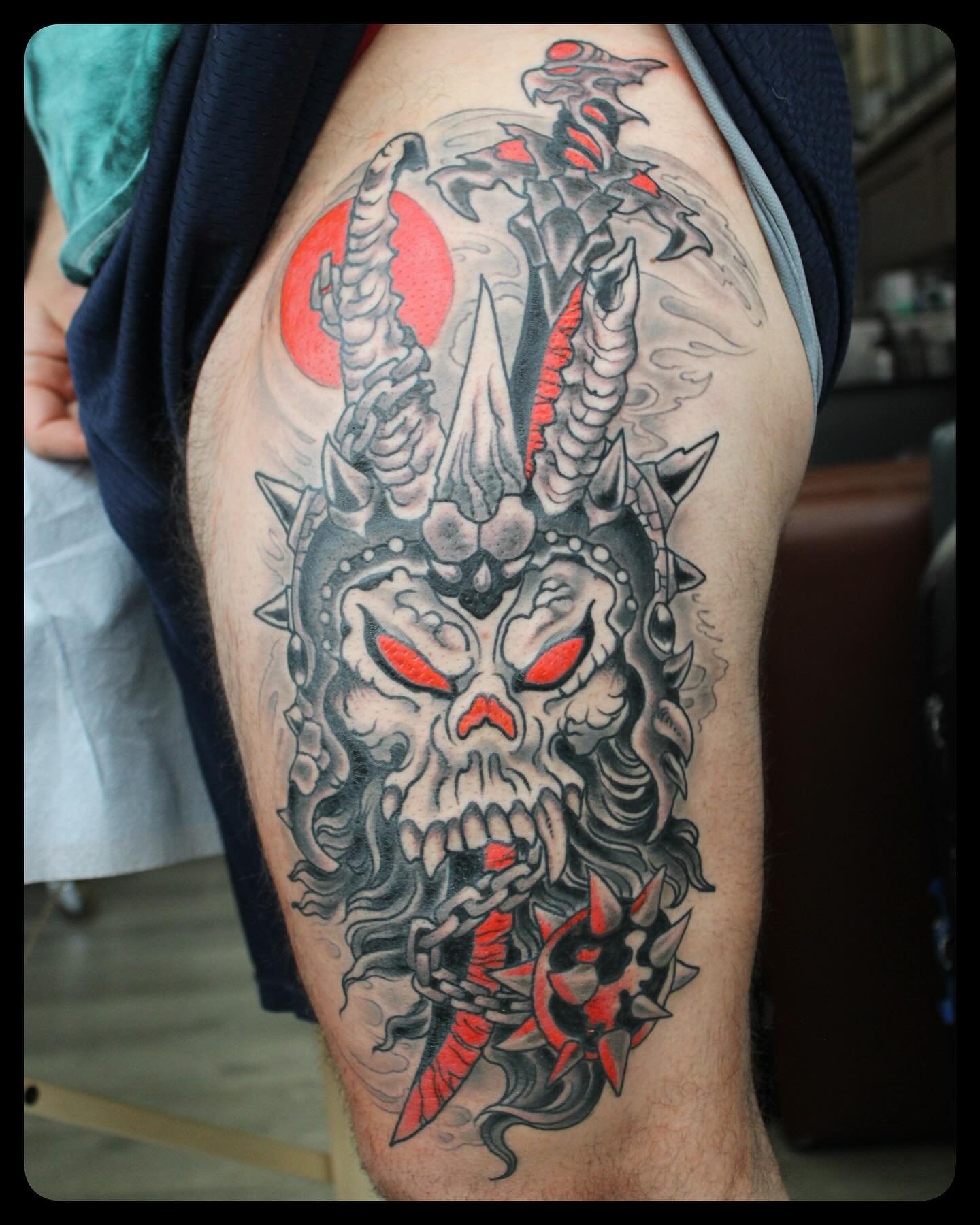 Stoked to finish up this warrior skull/flail mixup for my buddy @r00ster_cogburn this week. Thanks for always gettin cool shit Dan! Had a blast with this one! Background and black is mostly healed, most greys and red are still fresh. Dm or email jget