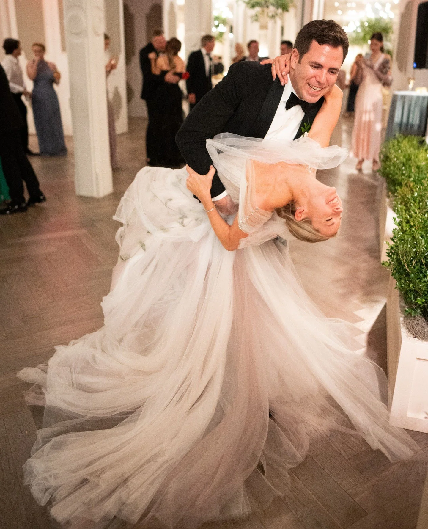 A well-timed dip and a great moment on the dance floor&mdash;these are the shots that never get old.⁠
⁠
Bride: @ledavenport⁠
Planner: @an.gle_events⁠
Venue: galeriedegalatoire