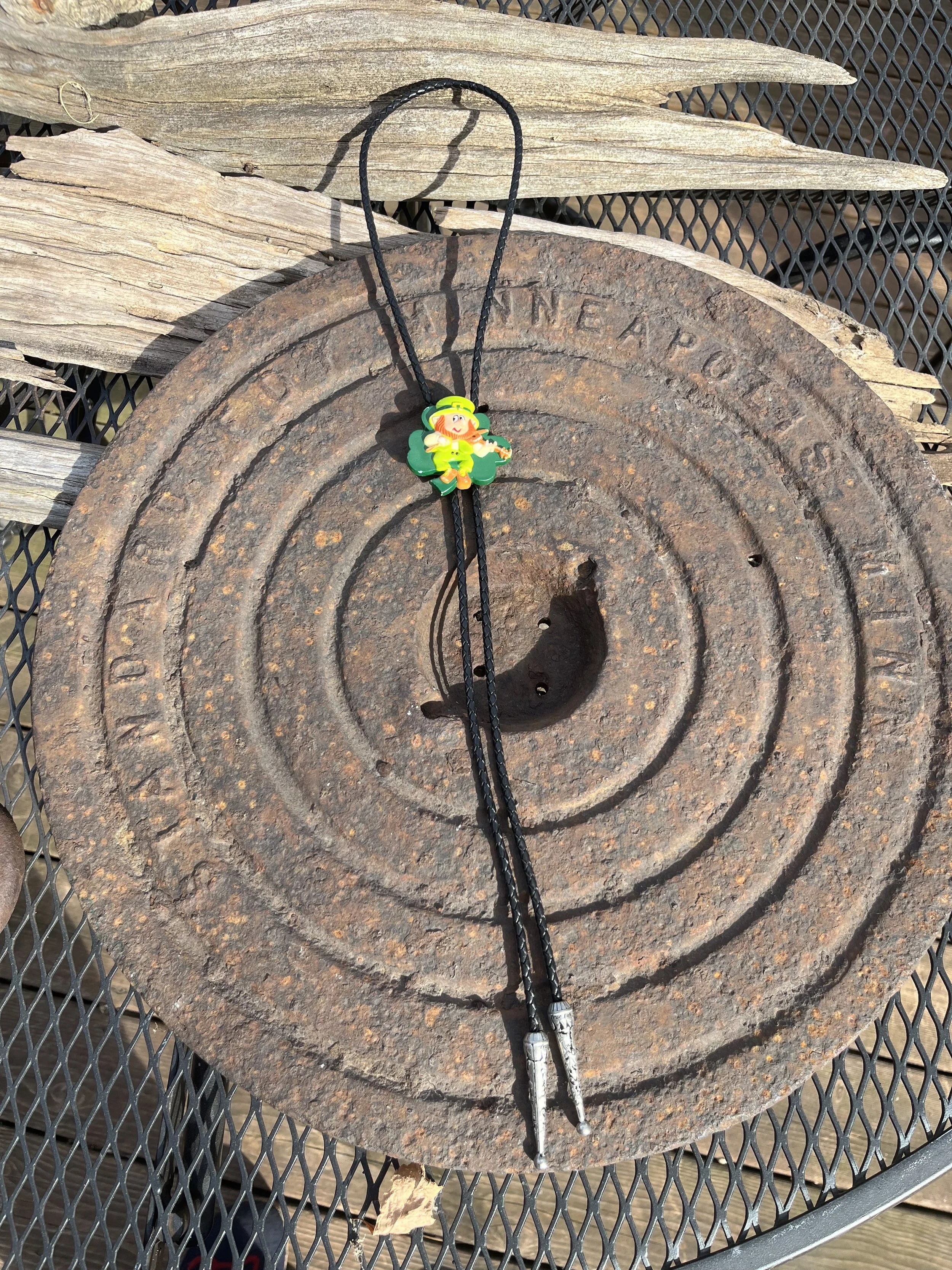 Leprechaun bolo