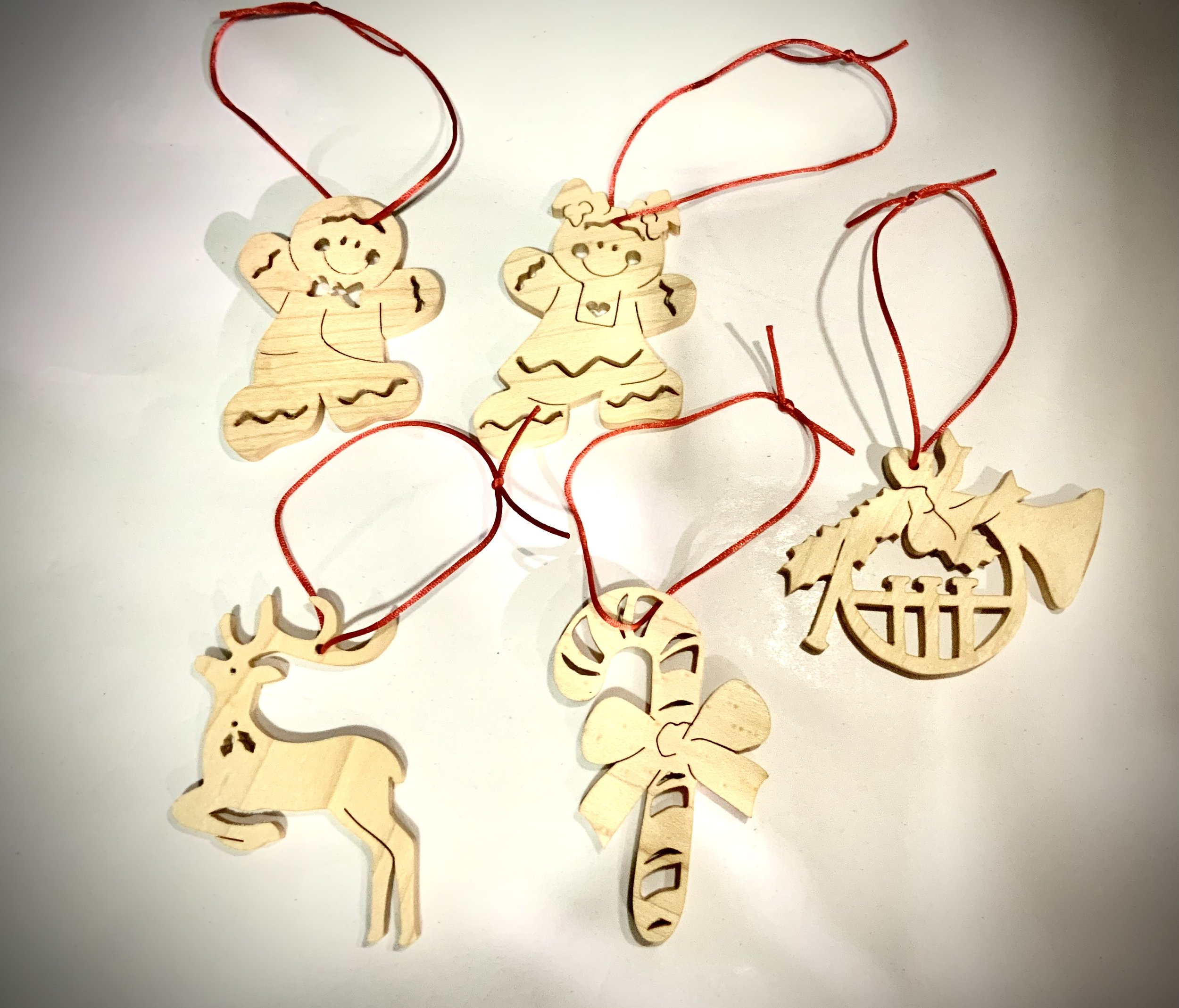 Set 1 of 5 Christmas Ornaments