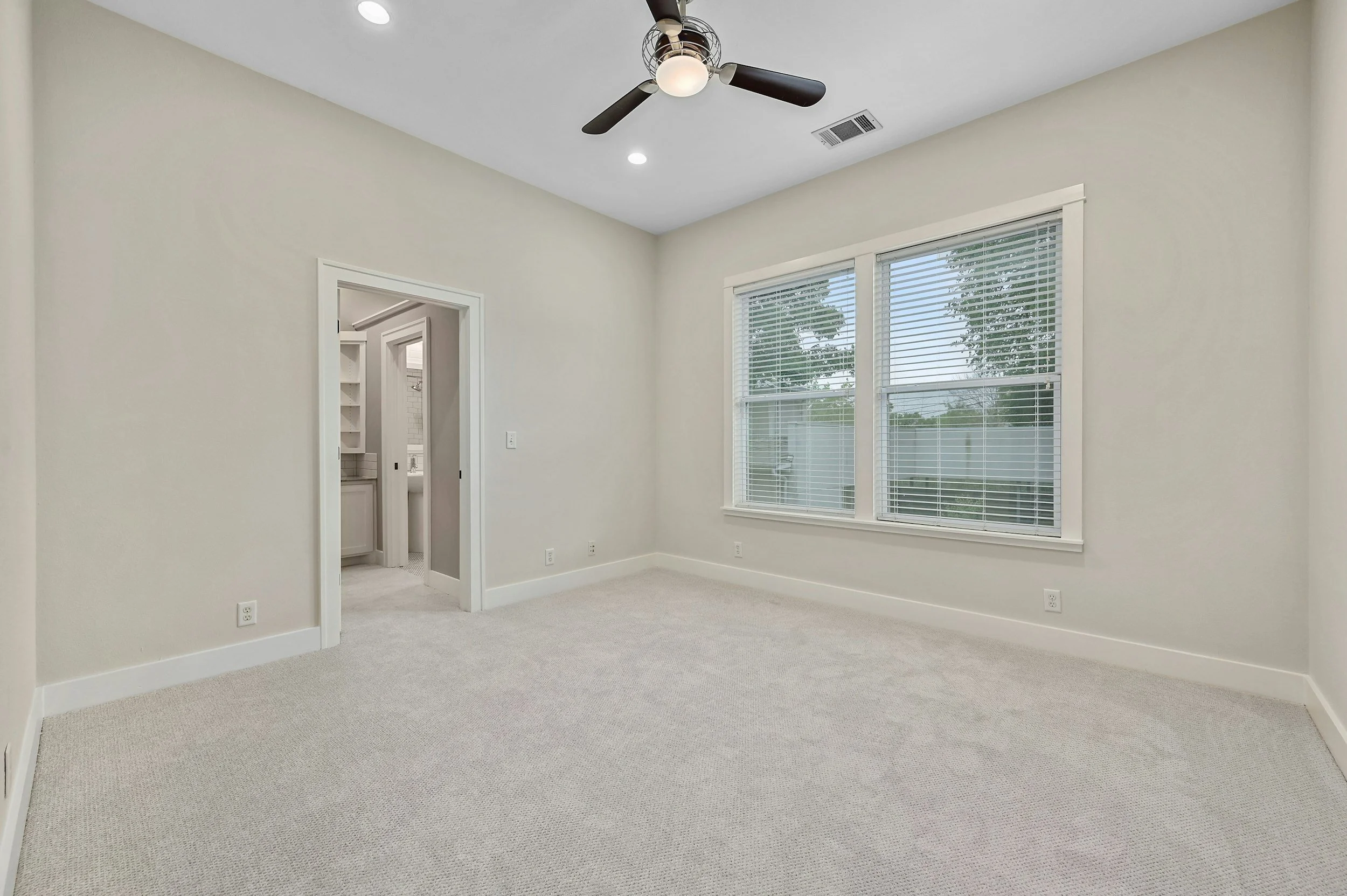 025-461984-1205 Norwalk Lane Unit D 29_13252377.jpg