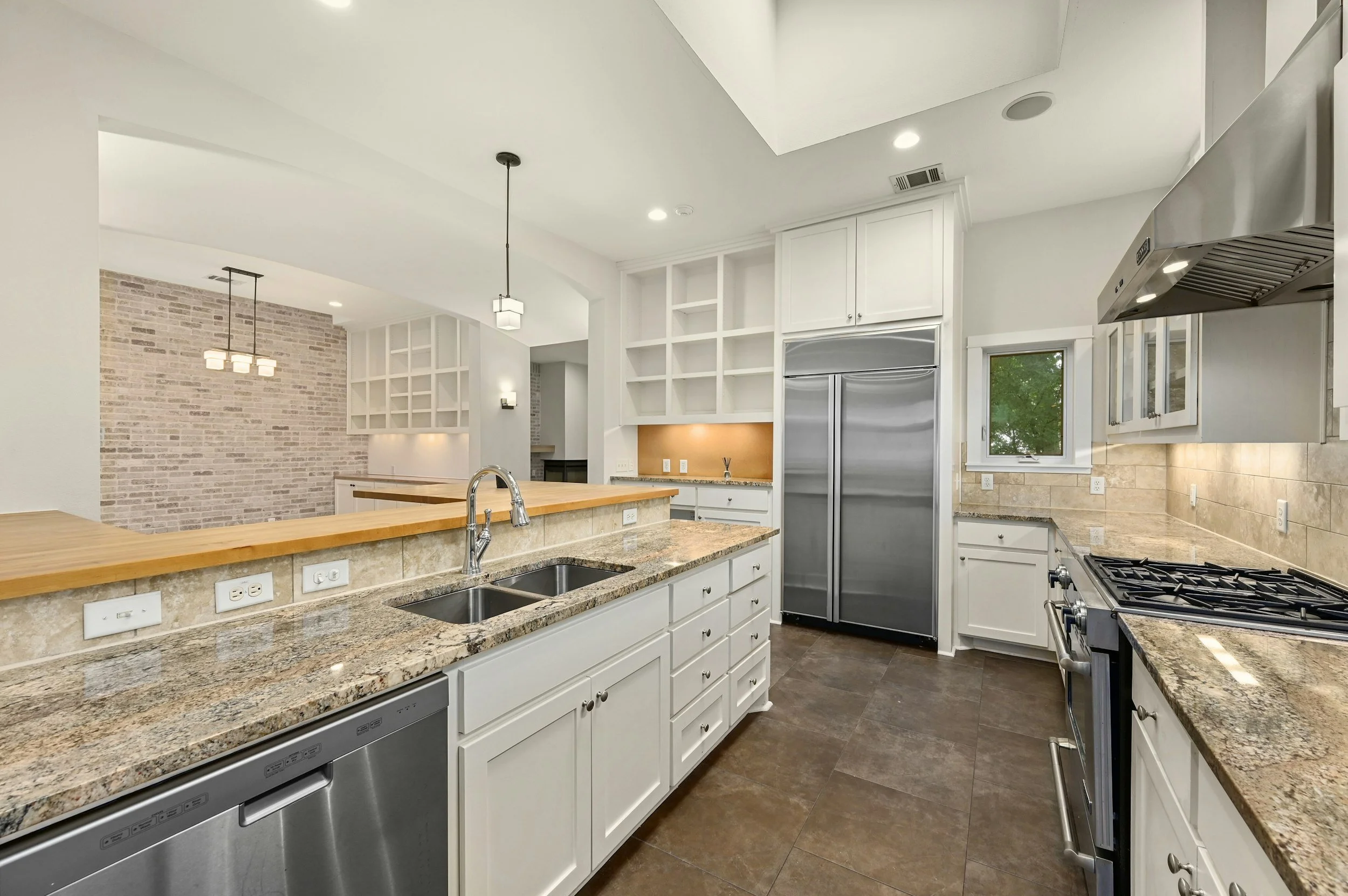 013-461984-1205 Norwalk Lane Unit D 14_13252293.jpg