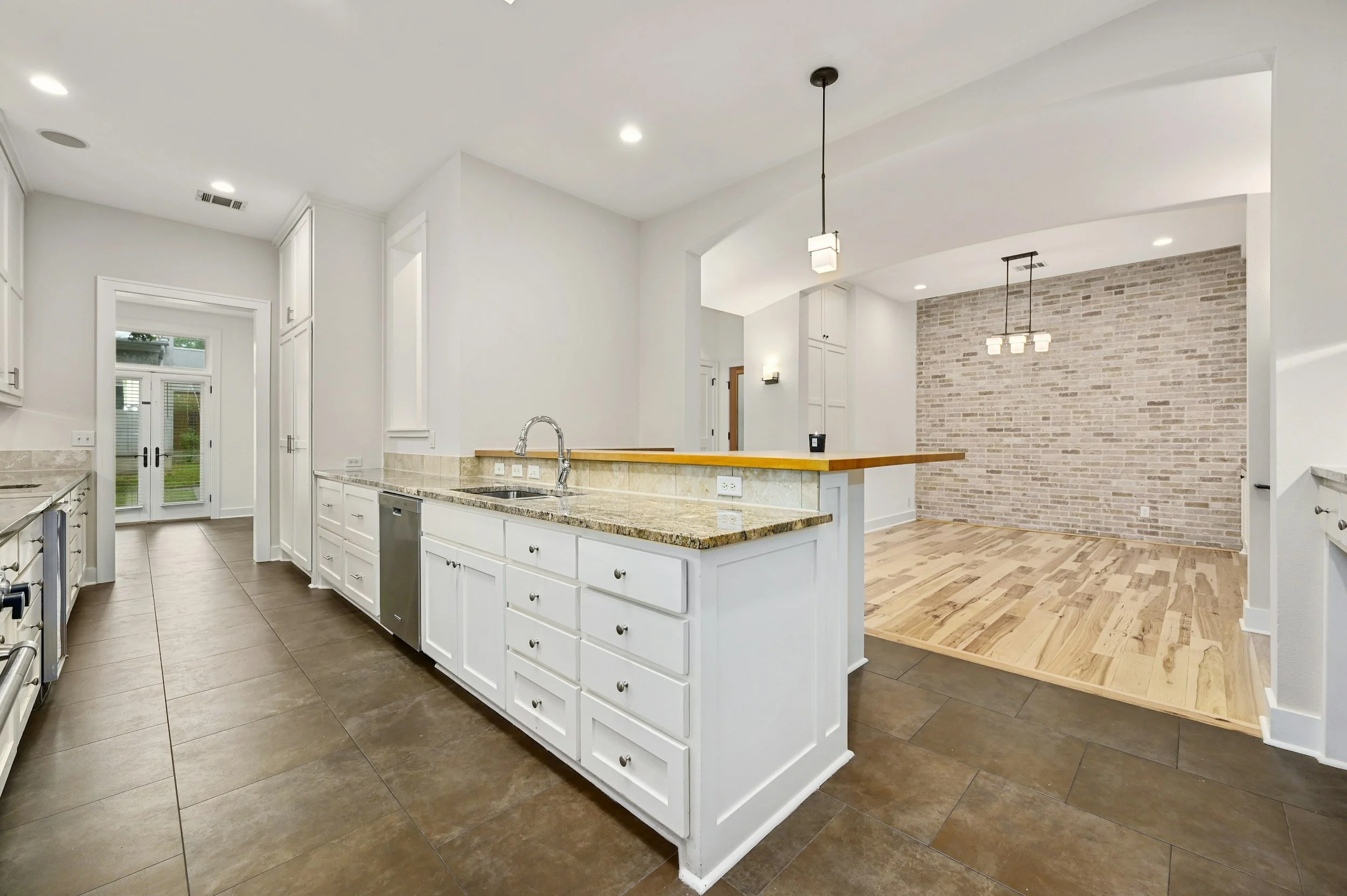 011-461984-1205 Norwalk Lane Unit D 12_13252284.jpg