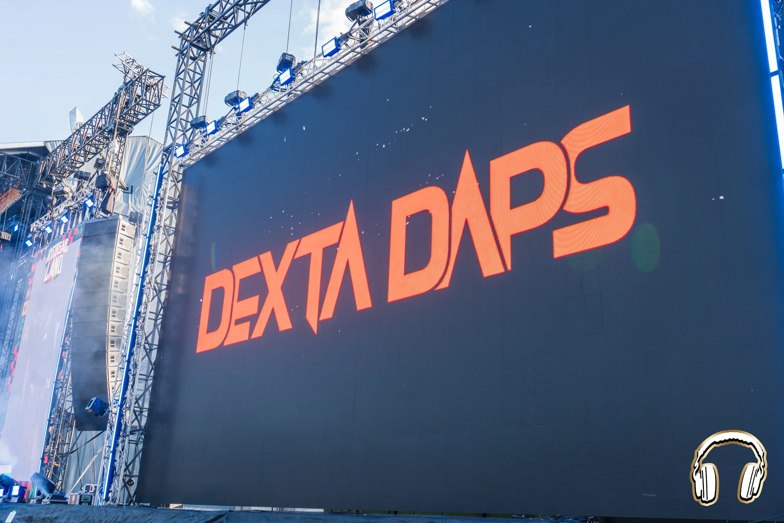 DEXTA DAPS X REGGAE LAND X JAE RADIO SHOTS 2025.jpg