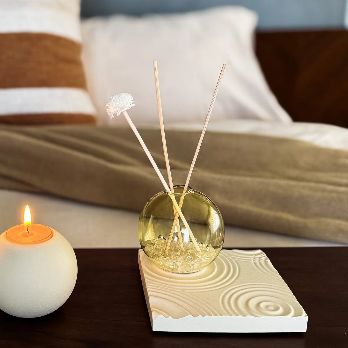 Zen Garden Reed Diffuser. Shop link in bio. 🙂 

#crystal #smallbusiness #homedecor #reediffuser
 #handmade #losangeles #zengarden