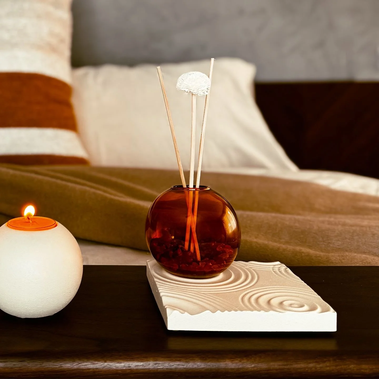 Zen Garden Reed Diffuser &amp; Obū Candle set available now in our Etsy shop. 

#crystal #smallbusiness #homedecor #reediffuser
 #handmade #losangeles #candle