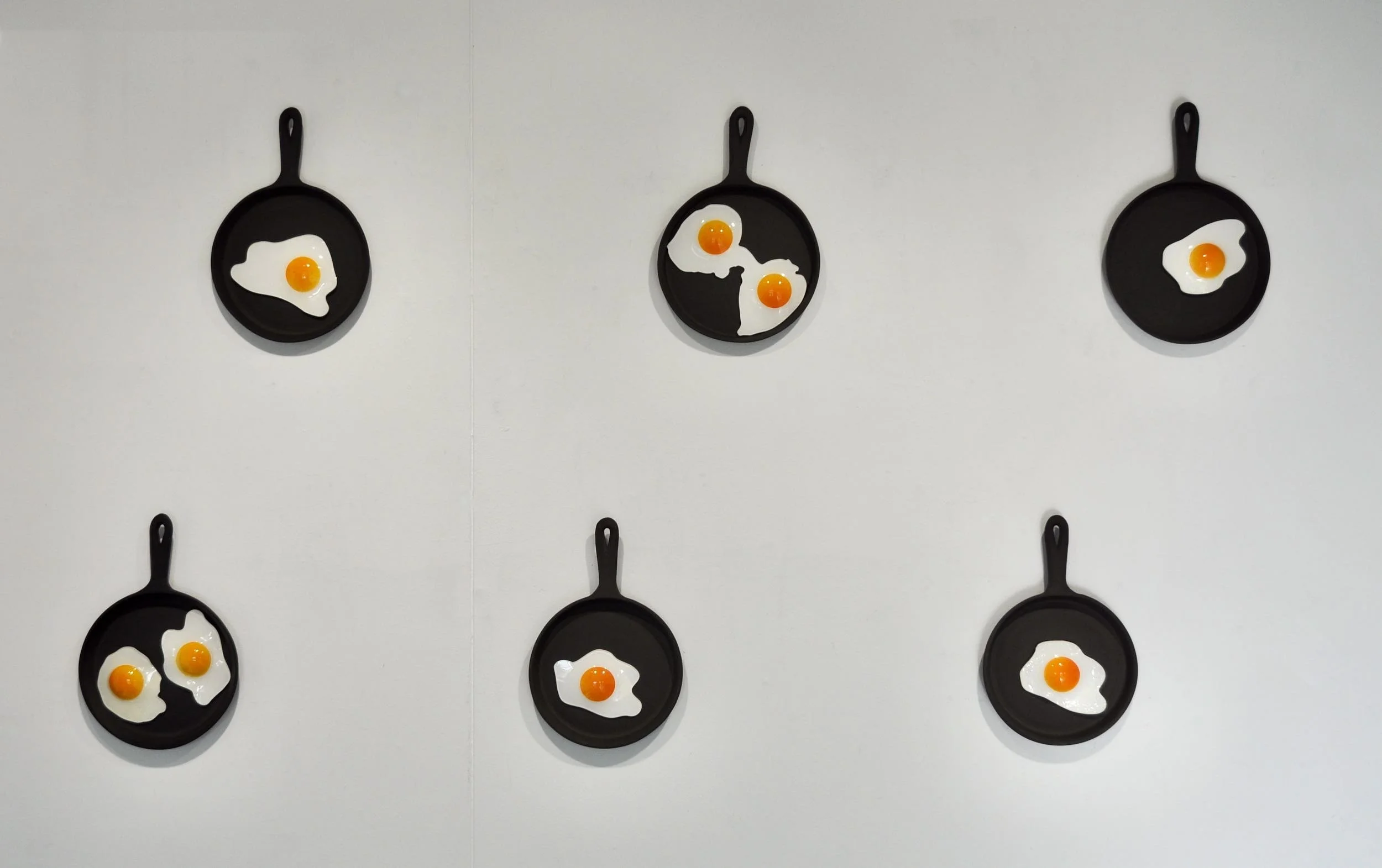 bi-products: fried   Stoneware, 3mm acrylic, Molotow paints   Collaboration work with Tabea Salewski
