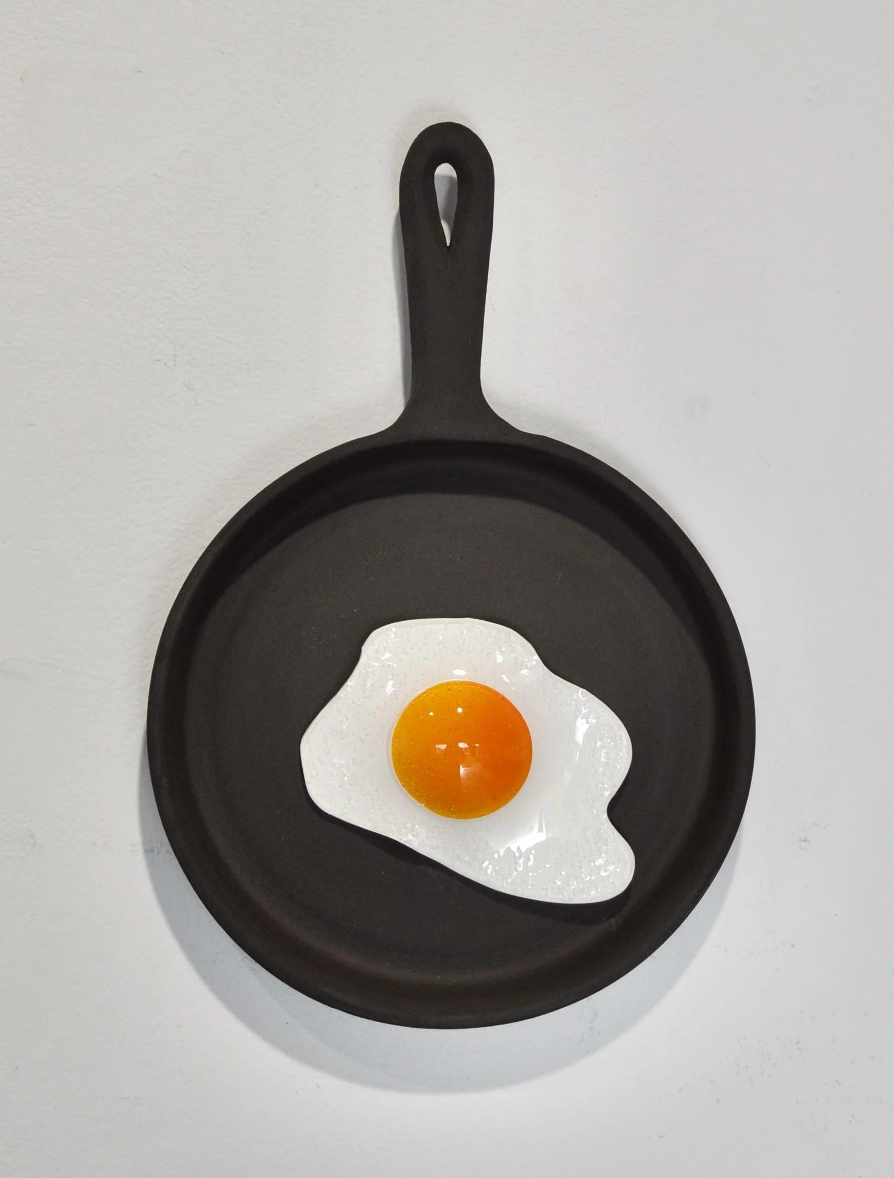 bi-products: fried   Stoneware, 3mm acrylic, Molotow paints   Collaboration work with Tabea Salewski