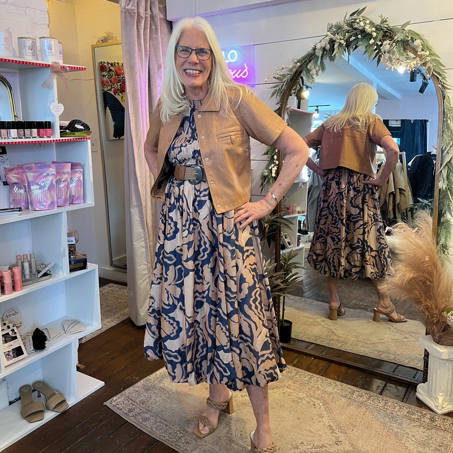 ✨ Someday Style Story

Mother of the Groom &mdash; Let's talk about this stunning woman! 

Who decided the Mother of the Groom should wear beige and blend into the background?

Not her. Not us! 

This look is bold, joyful, and completely her.
A flowi