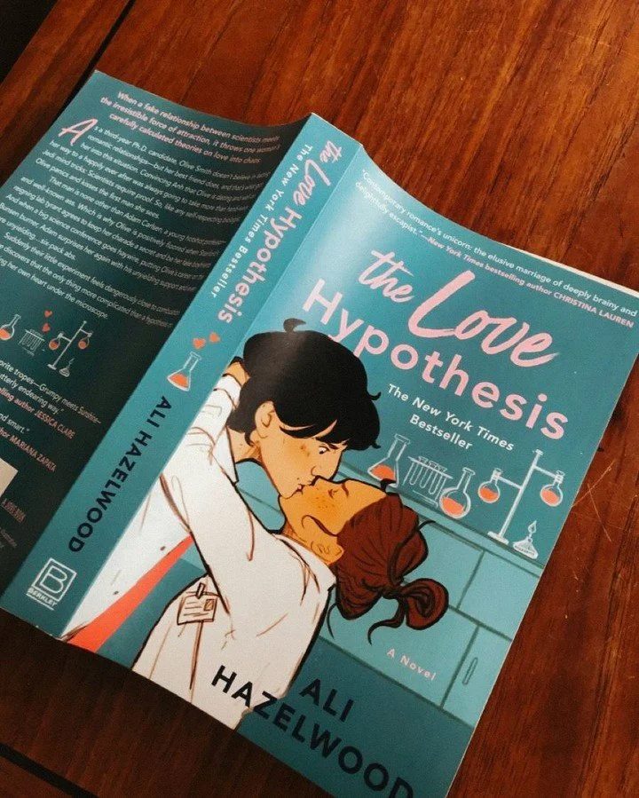 The Love Hypothesis was definitely fluffier than I normally go for. I kept waiting for emotional damage, obsession, devastation&hellip; literally anything with a little more bite to it. Barely any pickles. Which honestly shocked me considering how mu