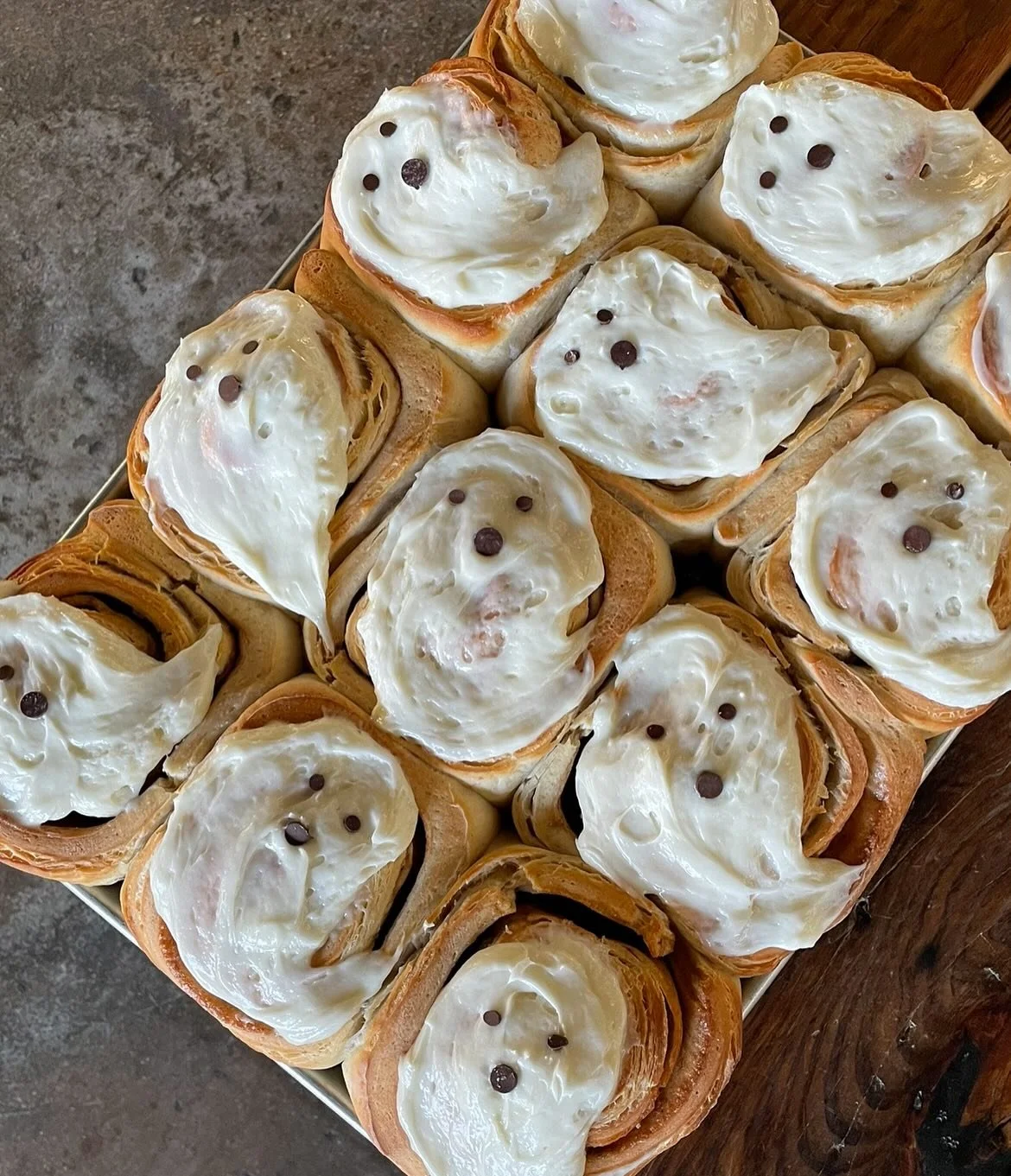 Hey, boo 🤍👻 You stopping by today? 
#halloweenpastry #eatlocal #localbakery #organic #vibedistrict #vibedistrictvb #vboceanfront #vbbakery
