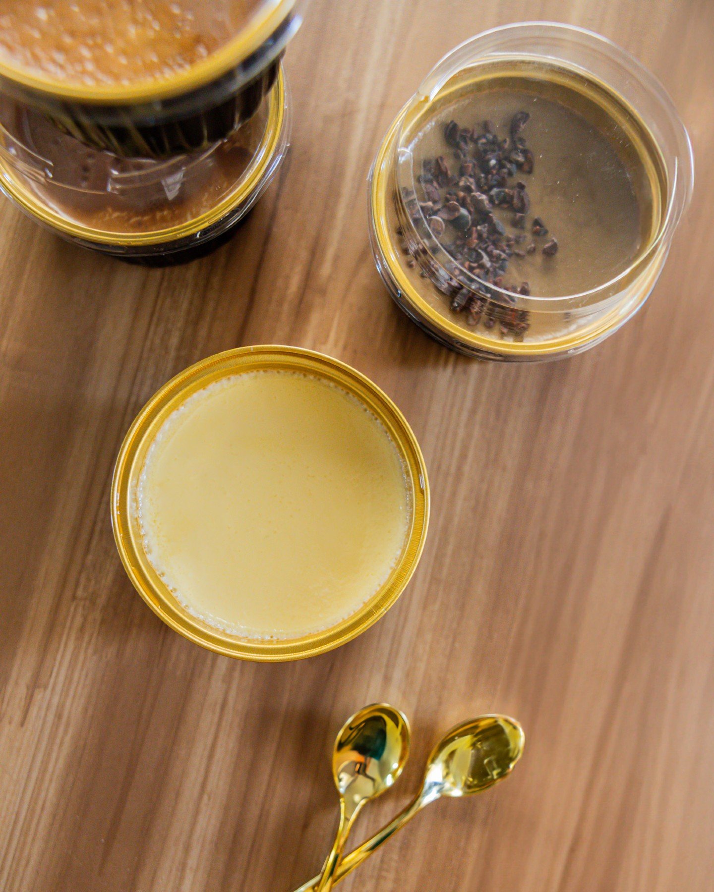 Swipe to enjoy a Cr&egrave;me for yourself 😉

Having trouble tasting through the screen? Place an order through the link in our bio.

#cremebyme #lasvegaslocals #desserttime #lasvegasdesserts #lasvegasfoodies #cremebrulee #dessert