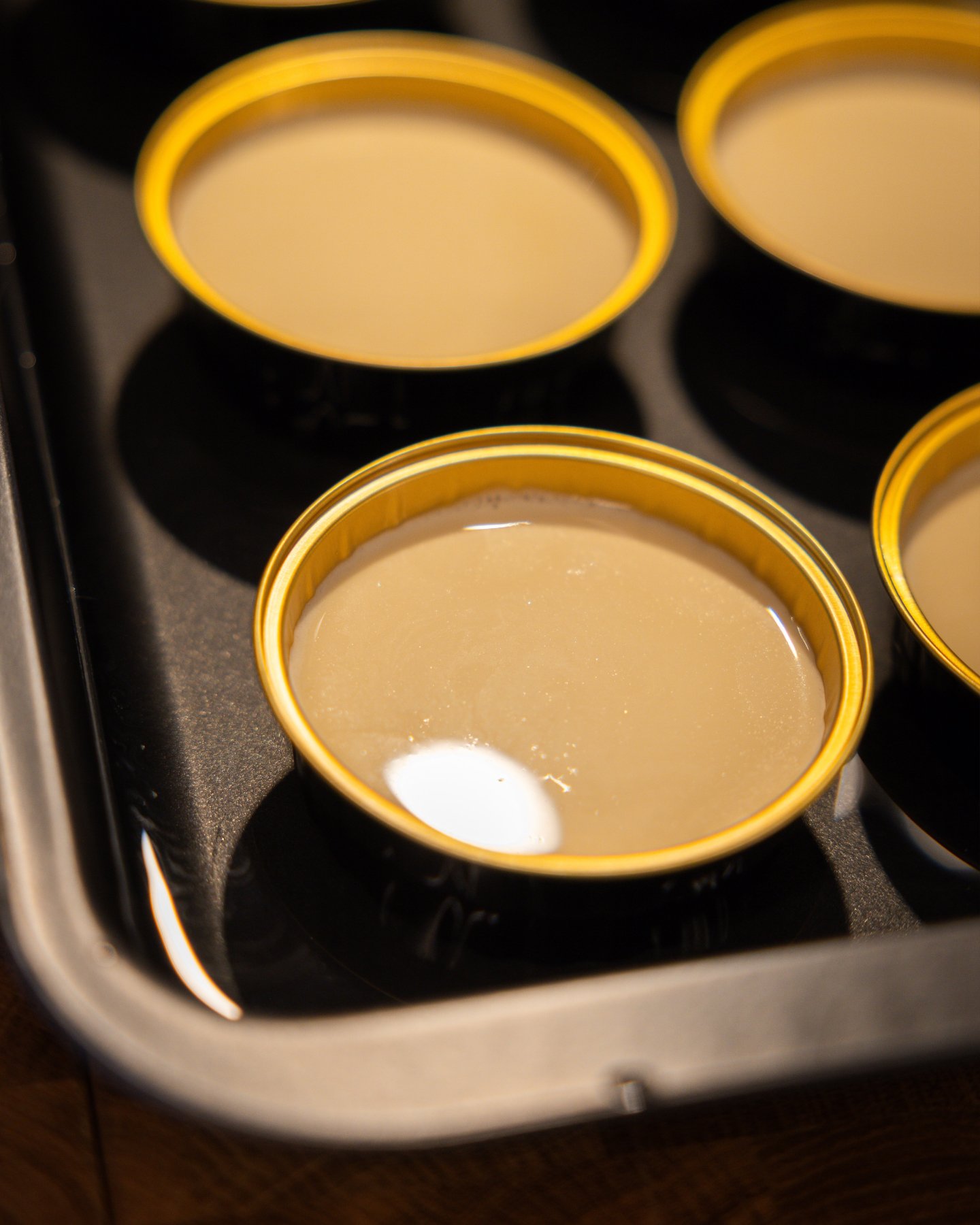 Just a pinch of magic to make your Monday a little sweeter. 👨&zwj;🍳 Handcrafted, one Cr&egrave;me at a time.

What's your favorite Cr&egrave;me flavor?

#cremebyme #lasvegaslocals #desserttime #lasvegasdesserts #lasvegasfoodies #cremebrulee #desser