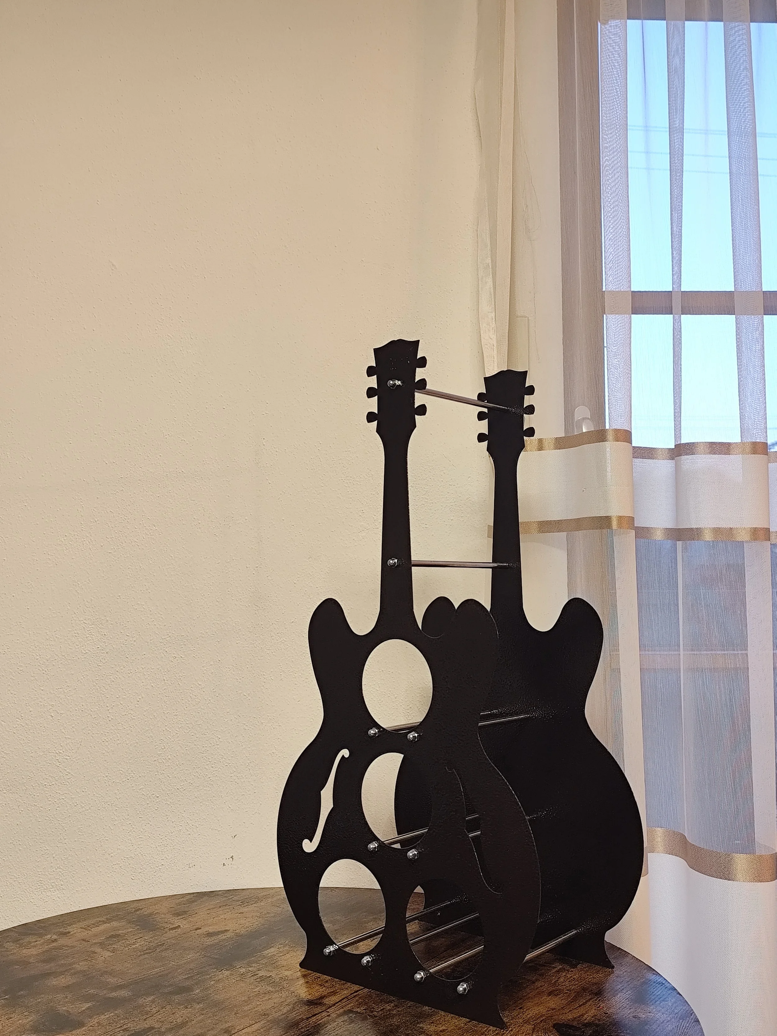 weinregal gitarre metall moderne perspektive