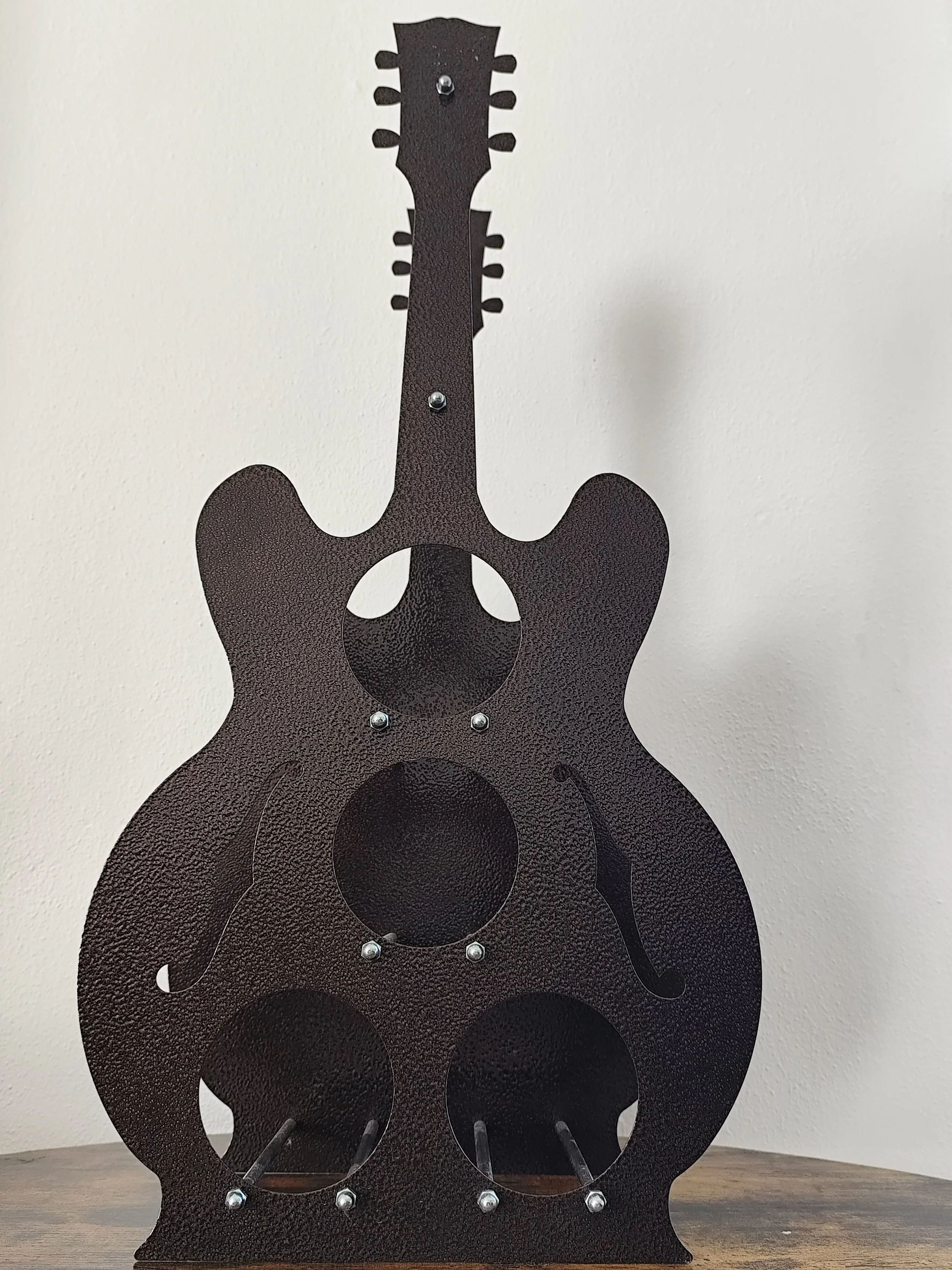 weinregal gitarre ohne weinflaschen