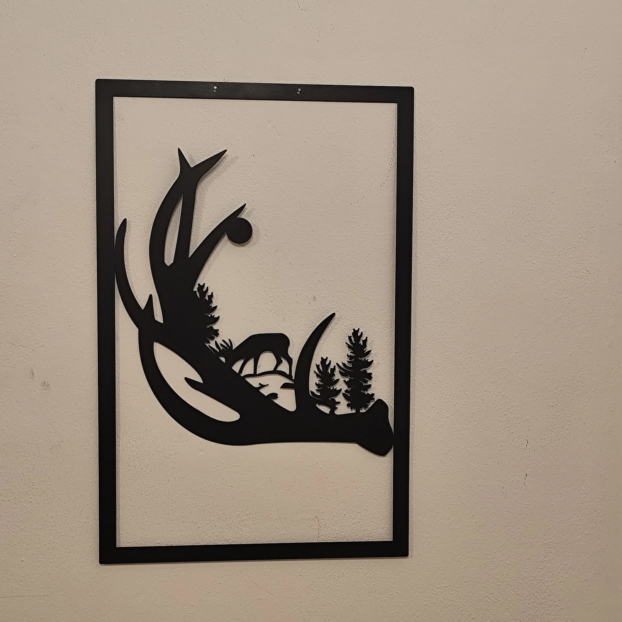 Metall Wandbild Hirsch im Wald – Moderne Natur Wanddekoration