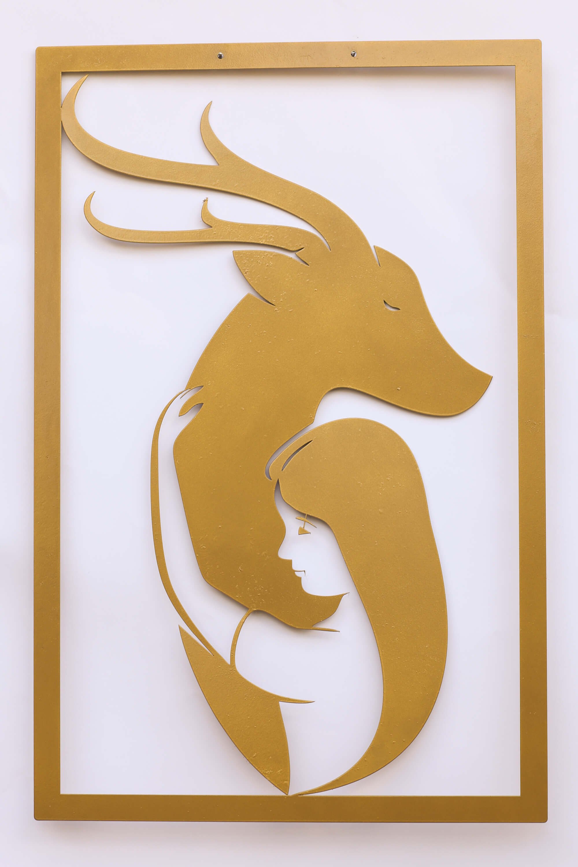 Mensch & Natur Metall Wandbild – Frau mit Hirsch moderne Wanddeko