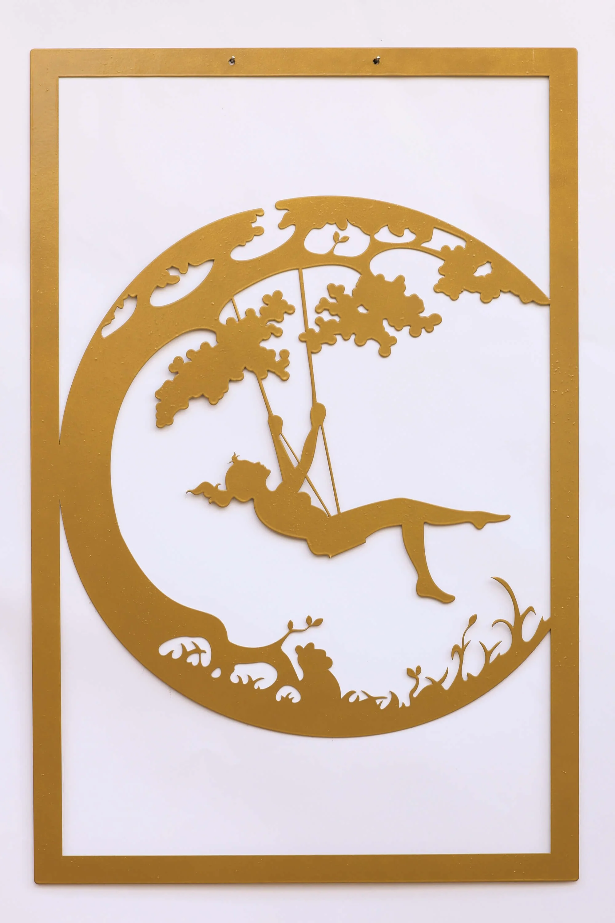 Mädchen auf der Schaukel Metall Wandbild – Romantische Wanddeko