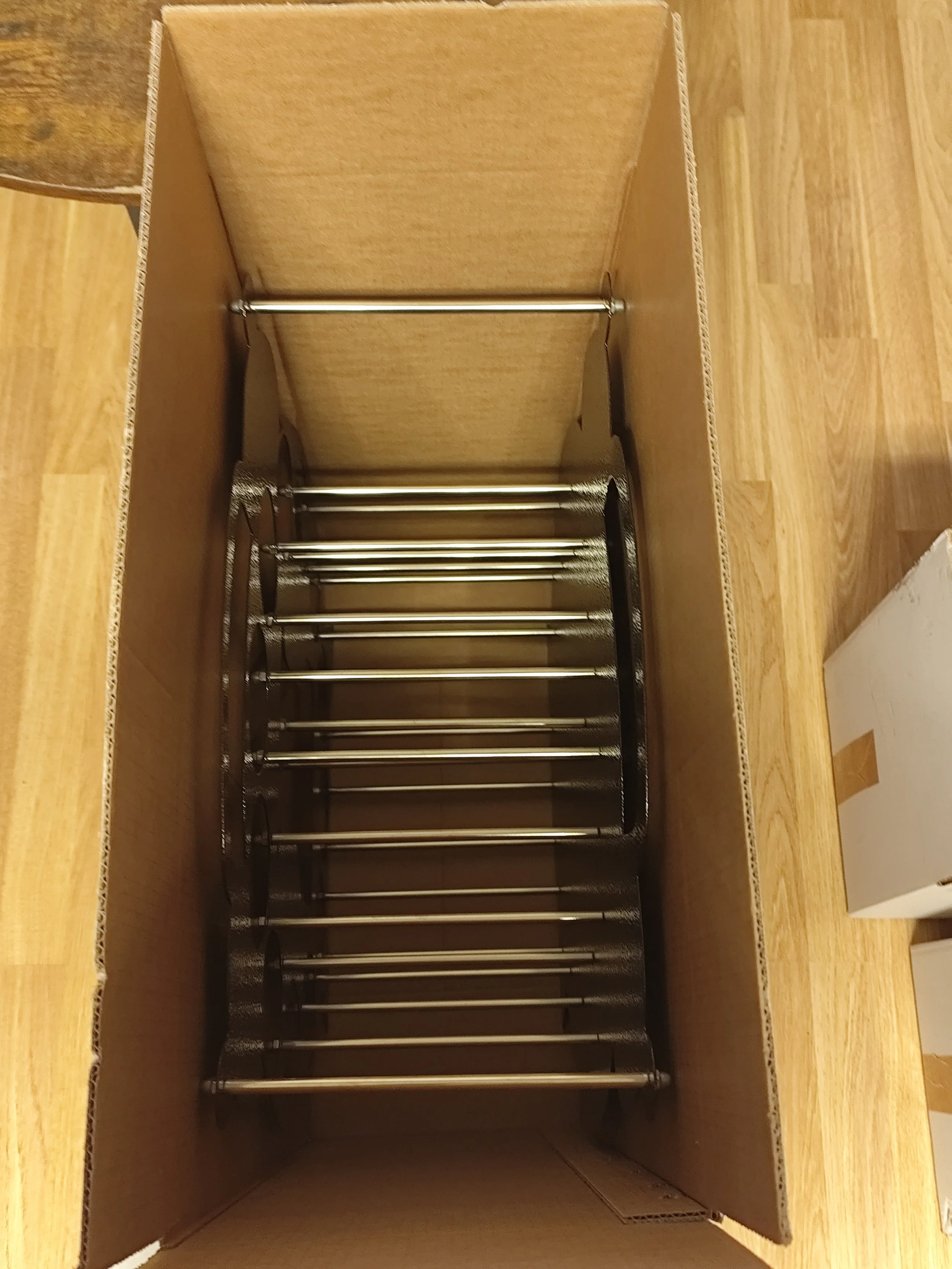 verpackung des metall weinregals für versand