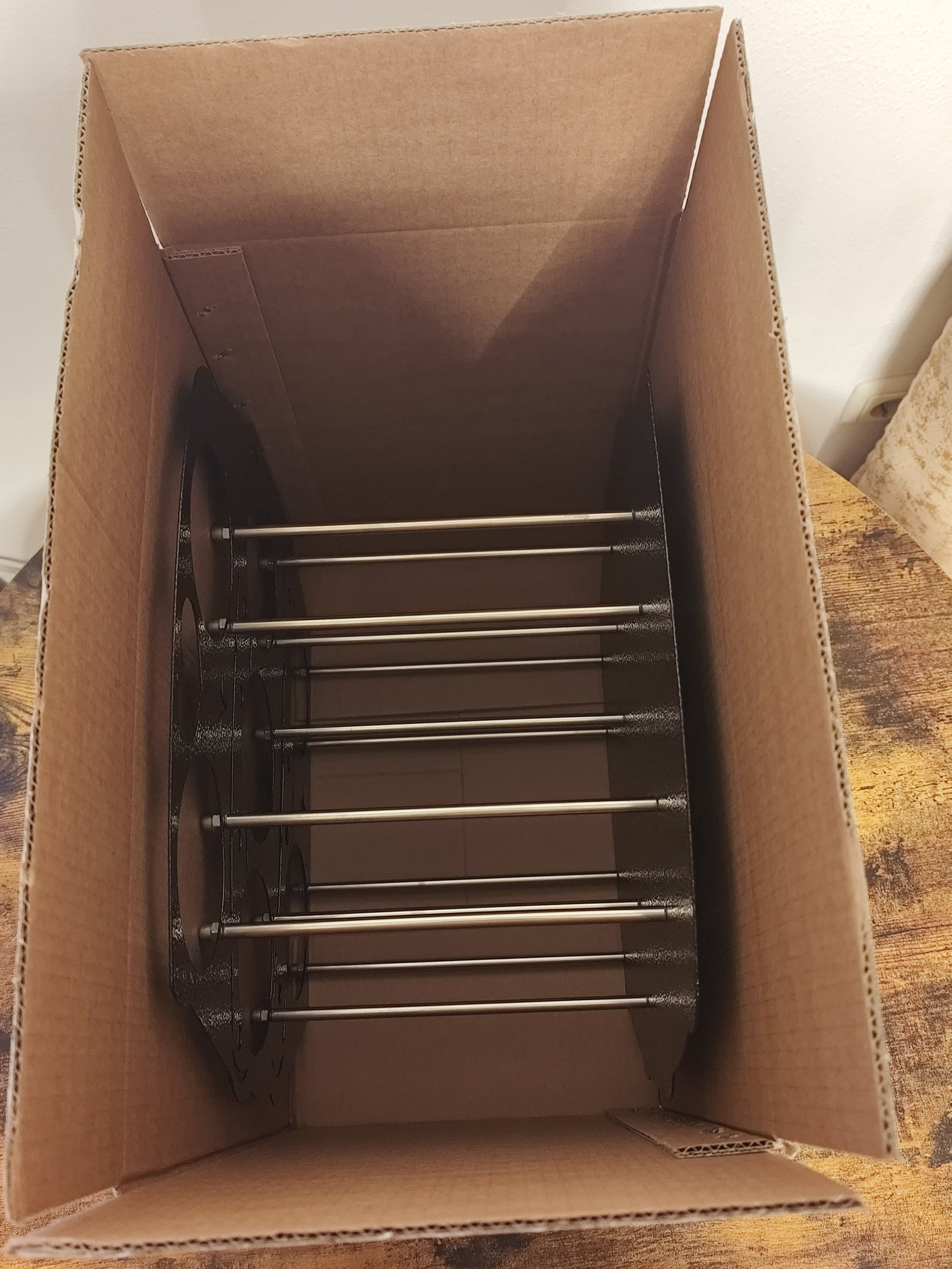 verpackung des metall weinregals für versand