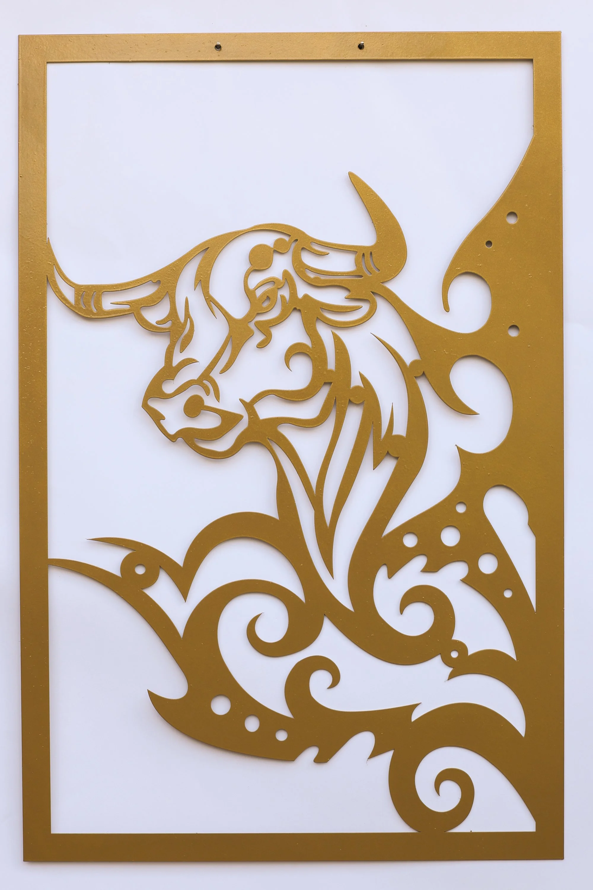 Metall Wandbild Stier – Kraftvolle Tier Wanddeko Modern