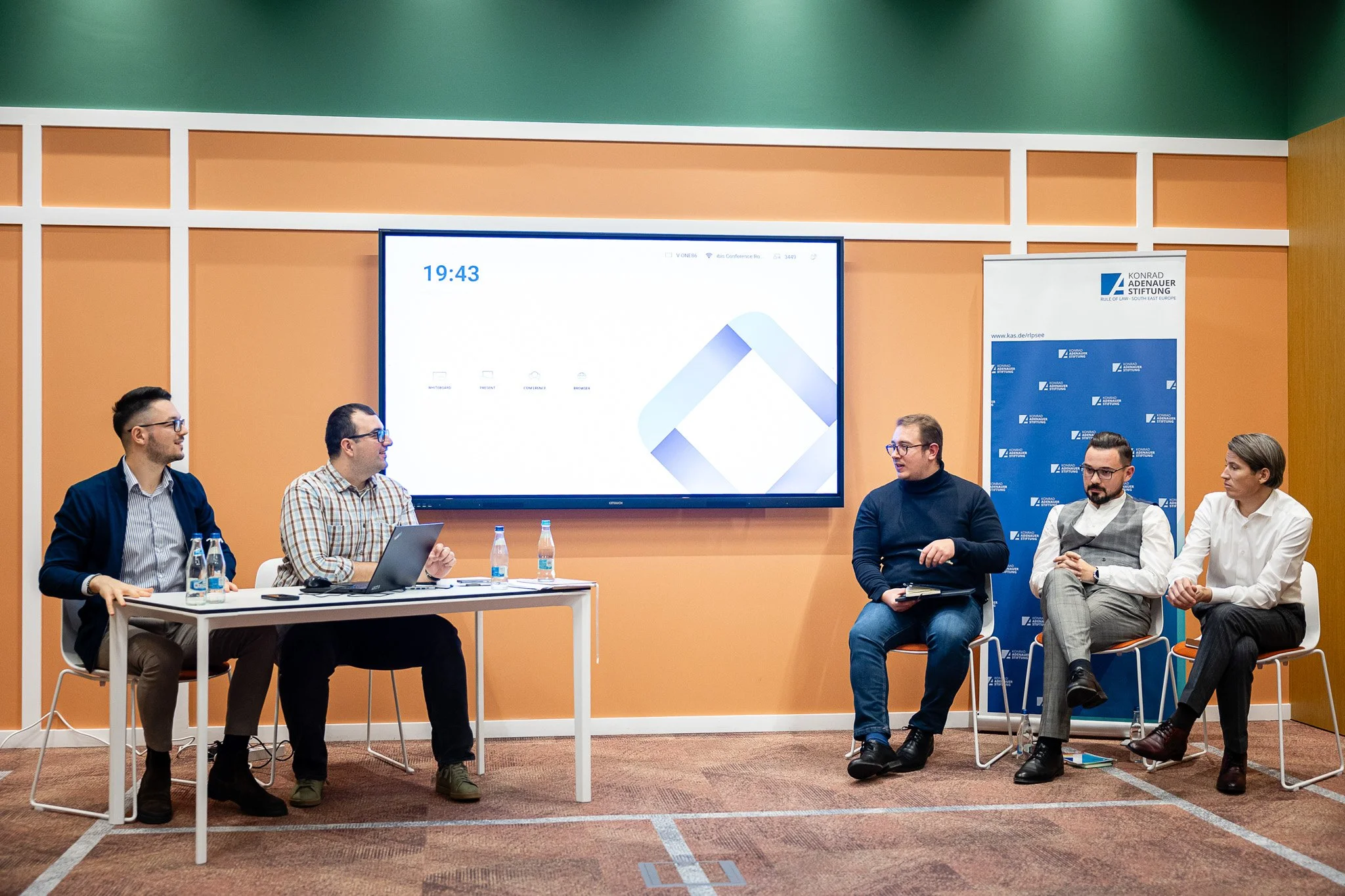 Altcumva.ro-LEAD MD-0193.jpg