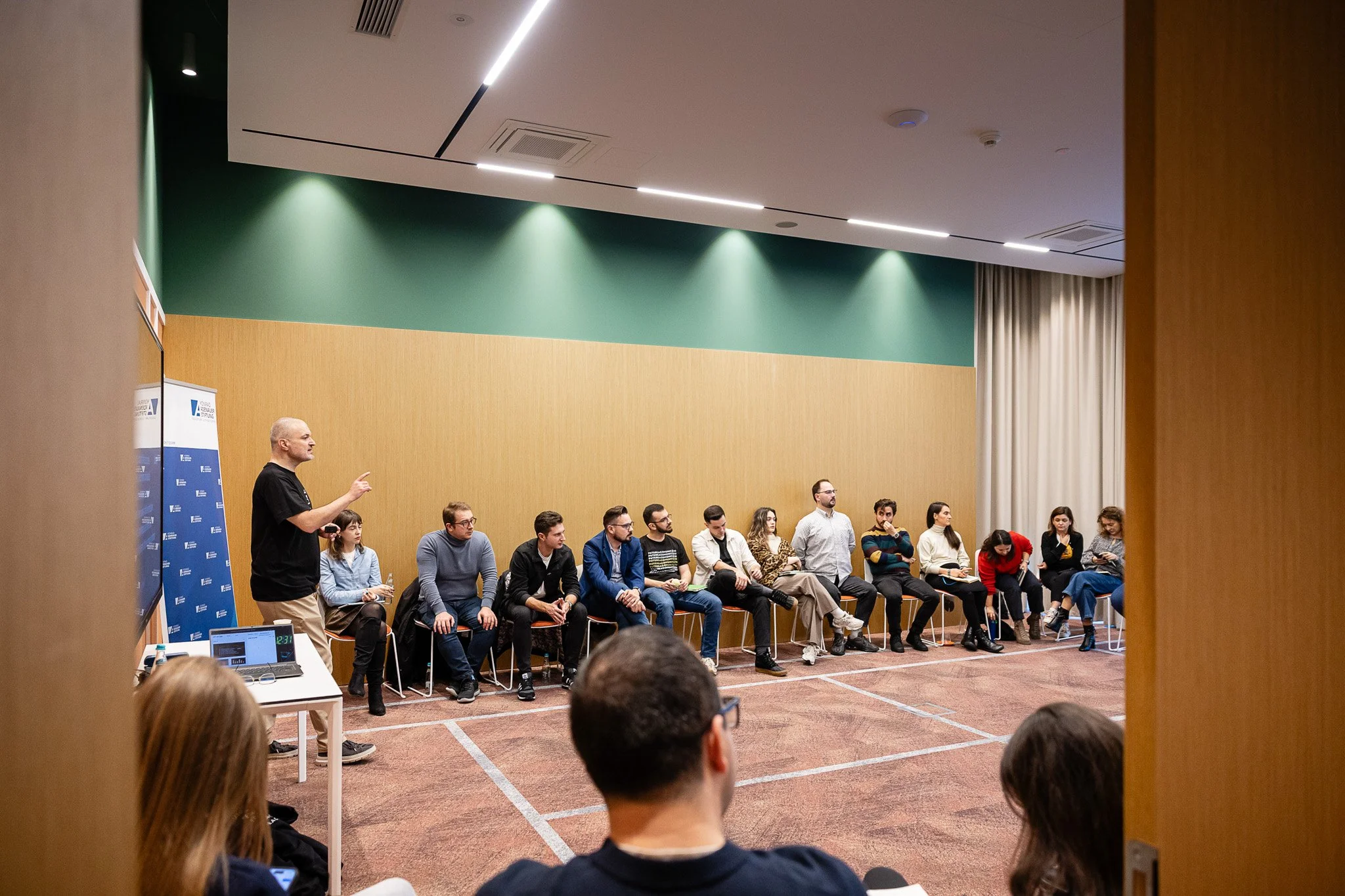 Altcumva.ro-LEAD MD-0401.jpg