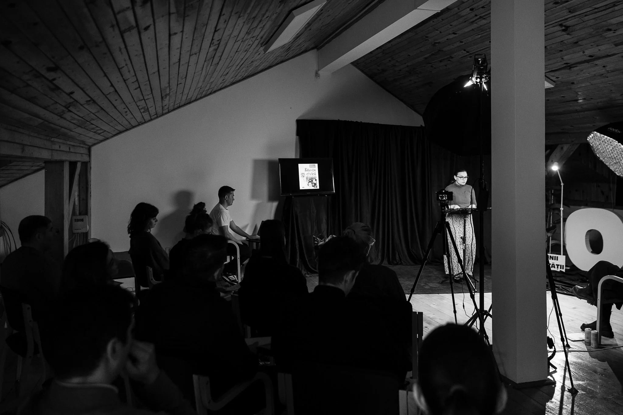 Altcumva.ro-Povestitorii 2-0300.jpg