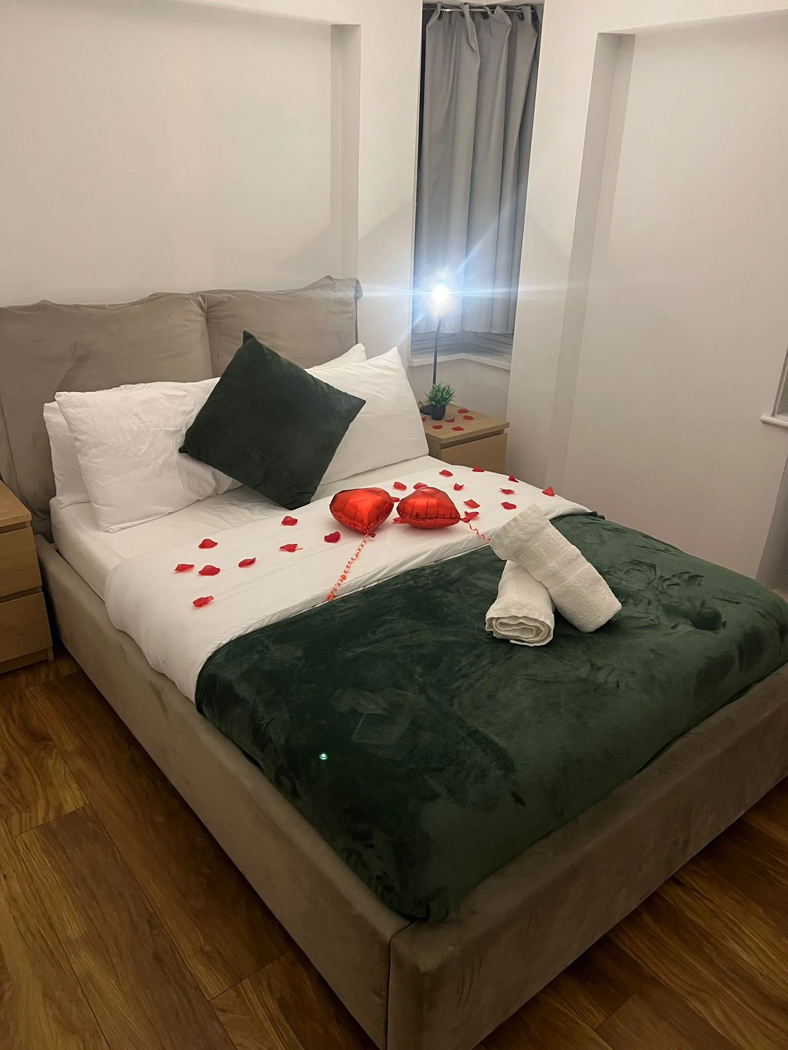 Spacious Home With Luxury Bathtub