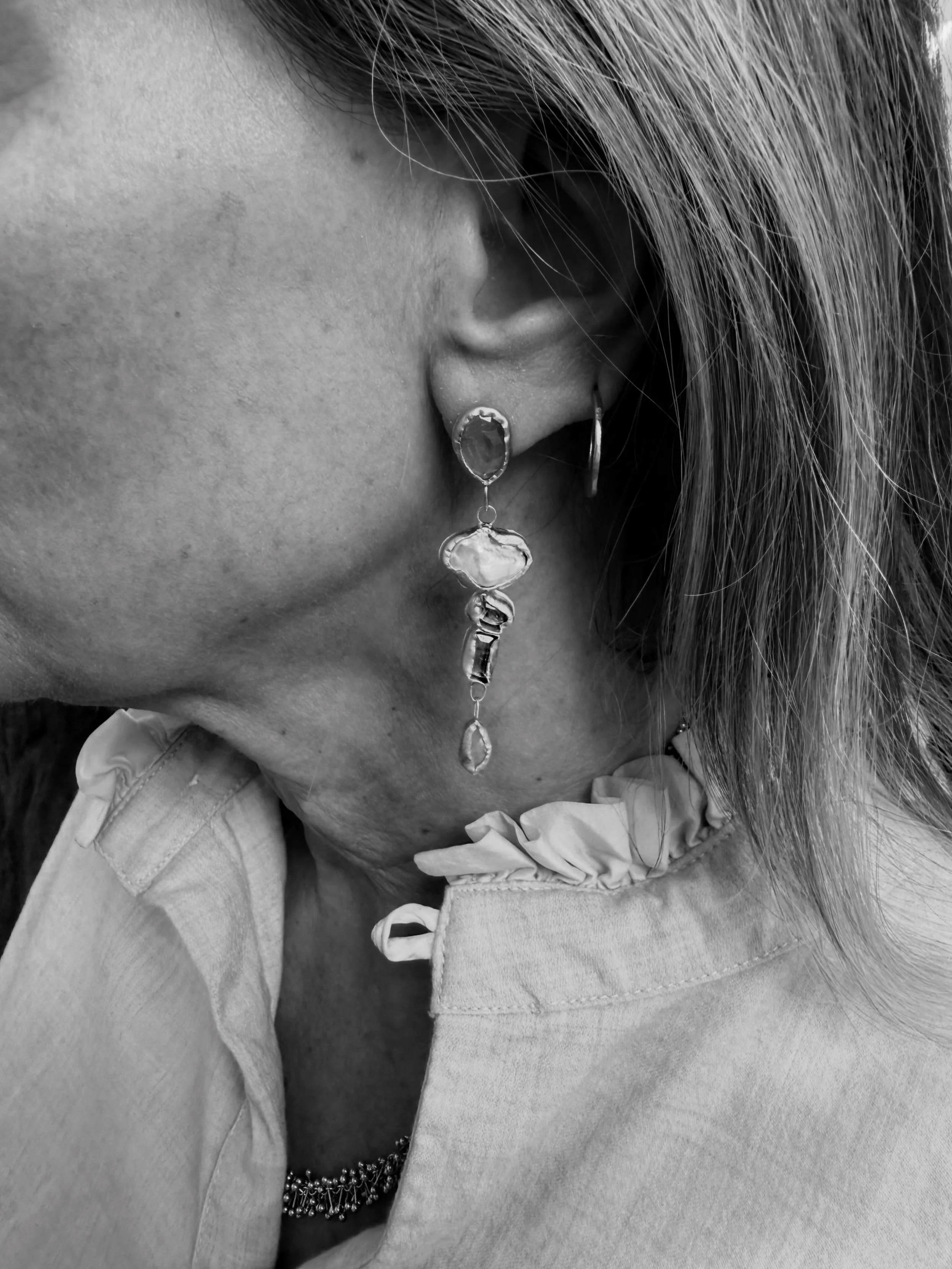 Worn beautifully with soft textures and natural hair. I love to see the combinations you put together, the ways you enjoy adorning yourself with molten gold and the most beautiful stones.